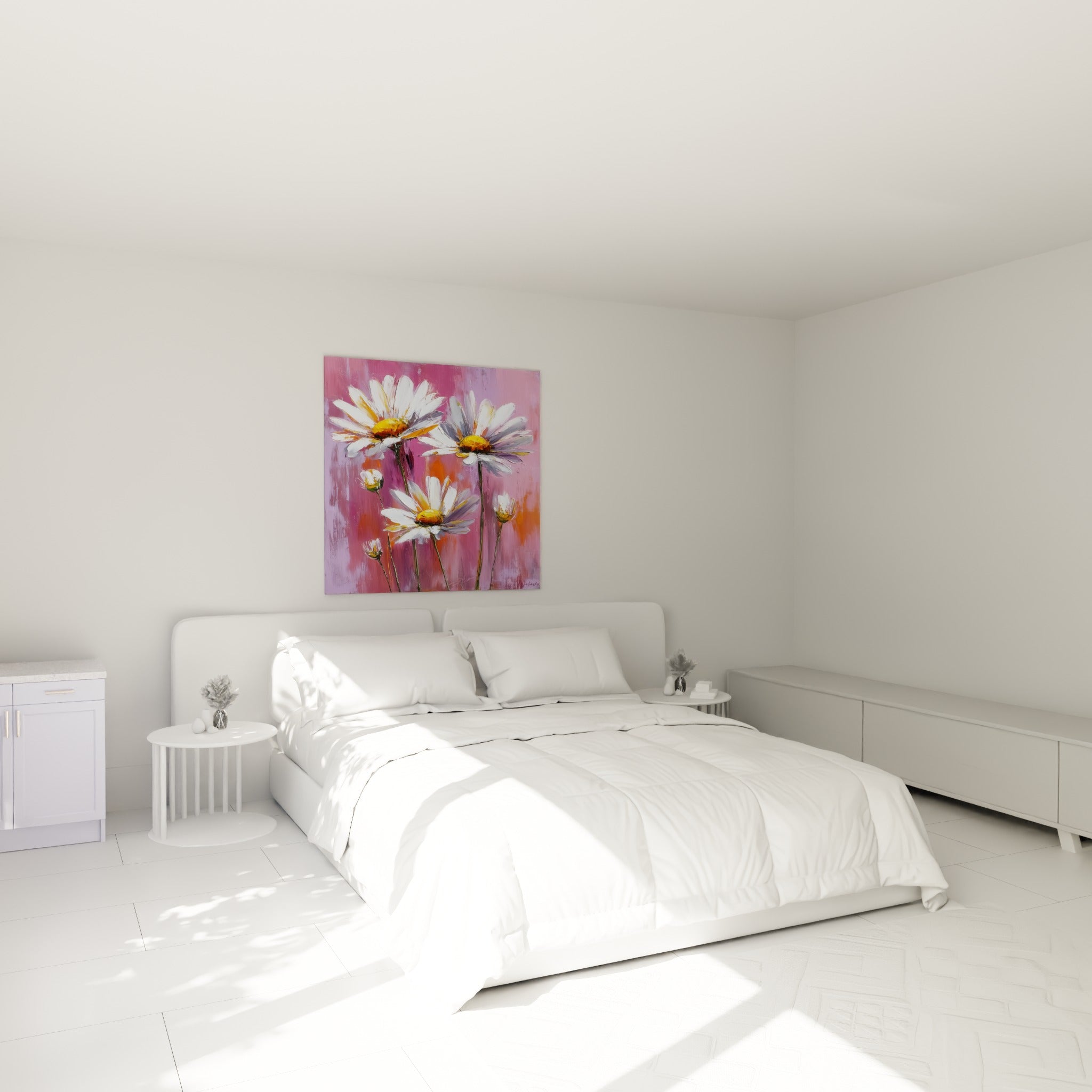 Bouquet de marguerites blanches et dorées sur fond rose vif, accroché au-dessus d'un lit dans une chambre claire