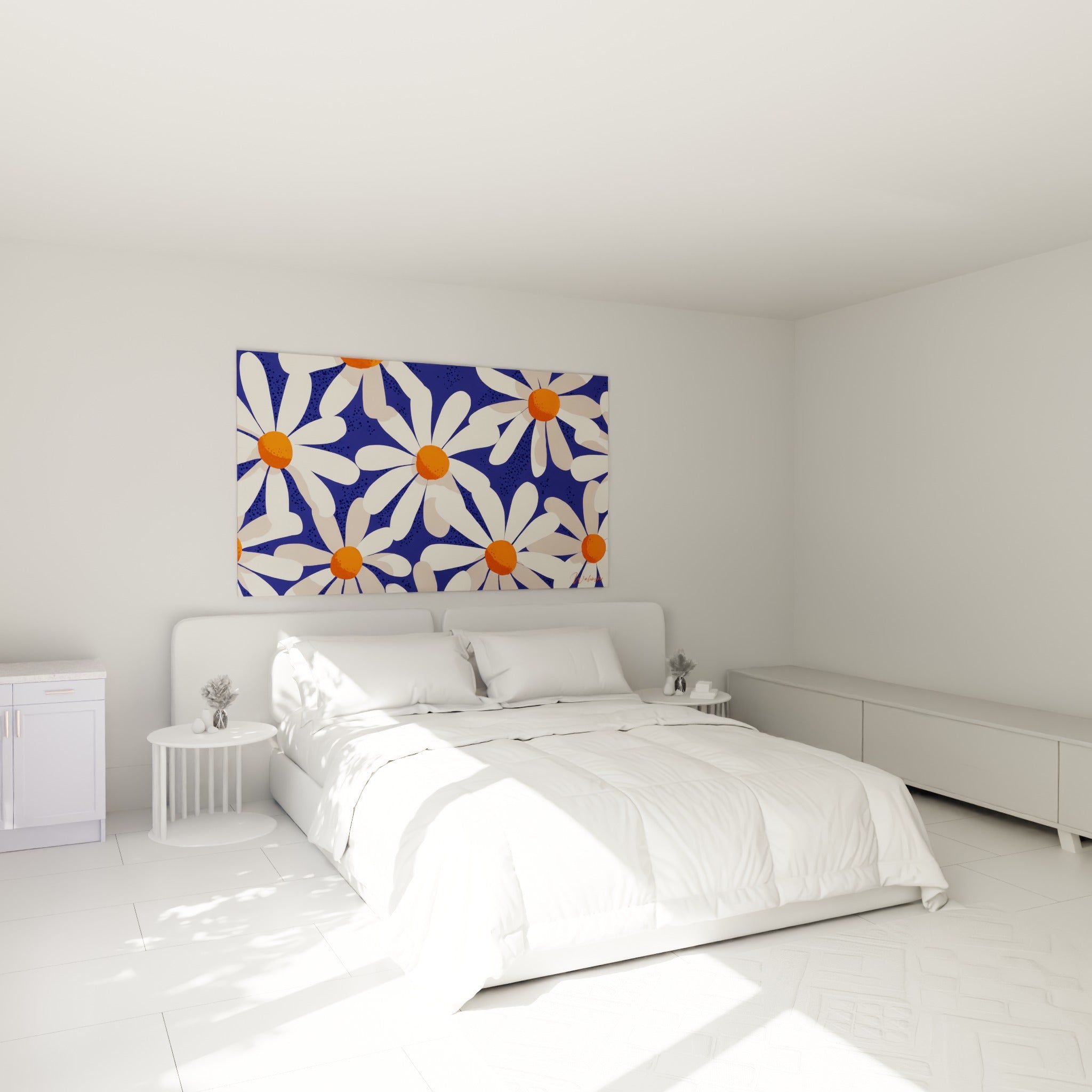 Fleurs blanches et orangées se déploient au-dessus d'un lit dans une chambre claire et lumineuse