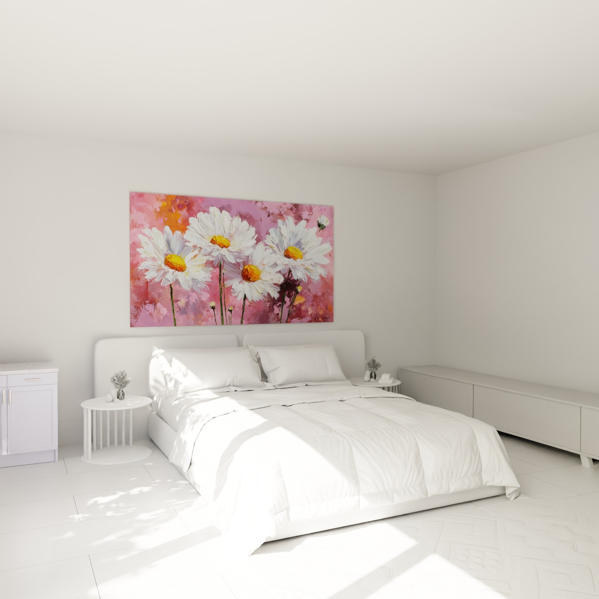 Quatre marguerites blanches et orangées au-dessus d'un lit dans une chambre claire