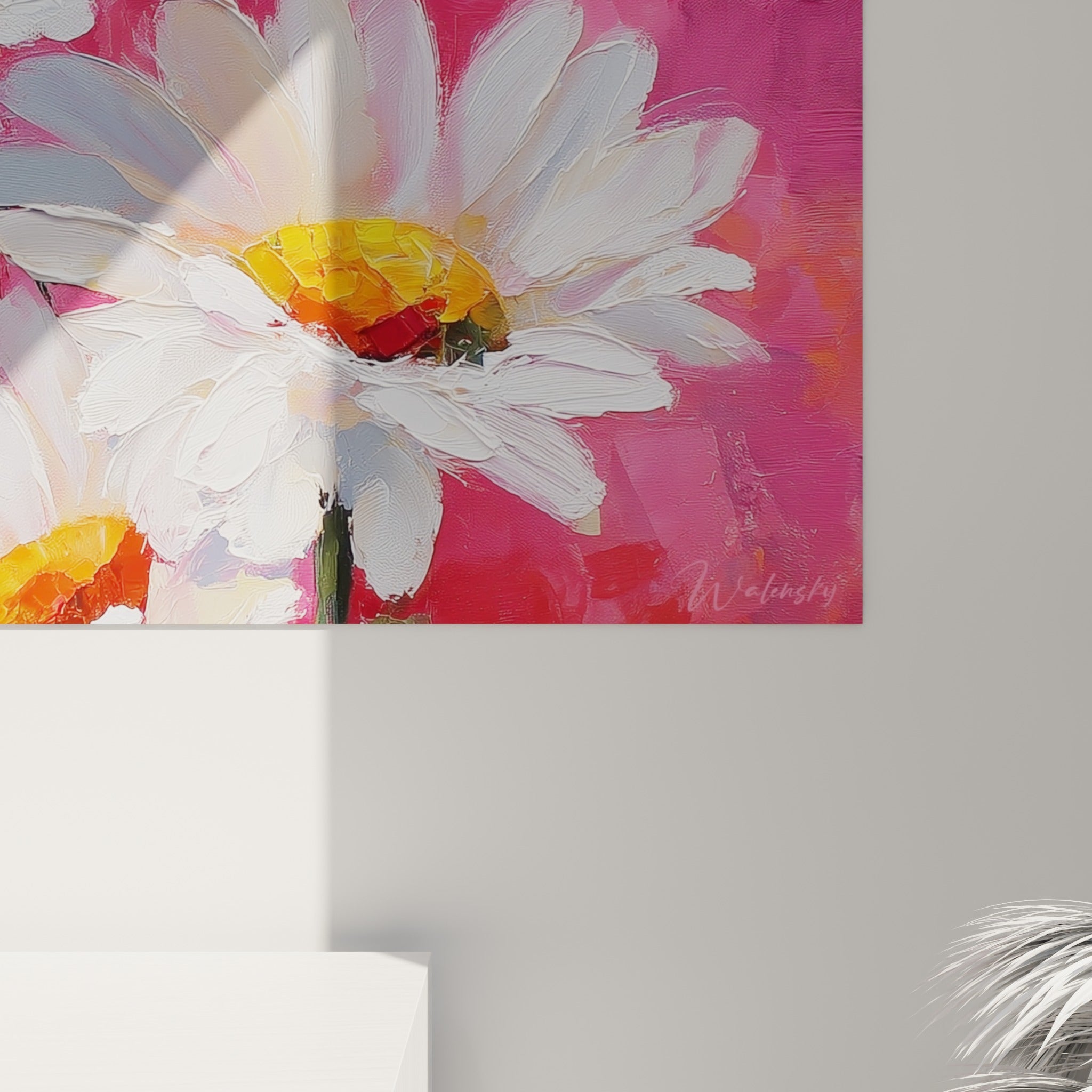 Empâtements blancs et touches orangées d'une marguerite révélant la matière peinte au couteau