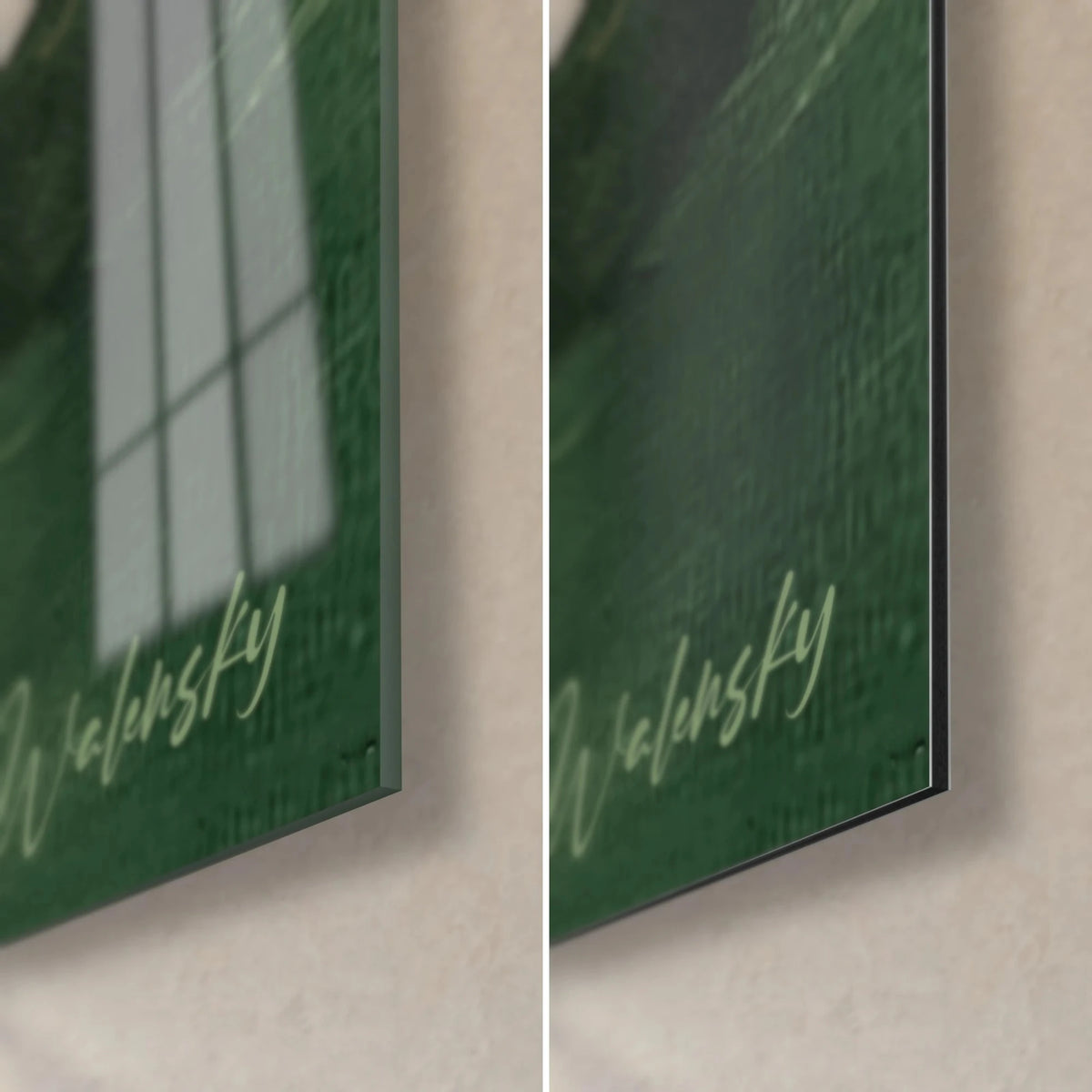 Schilderij vluchtelingenboten op groene zee, rechtsonder: glanzend acrylglas links, mat zwart Dibond rechts, rand van 3 mm