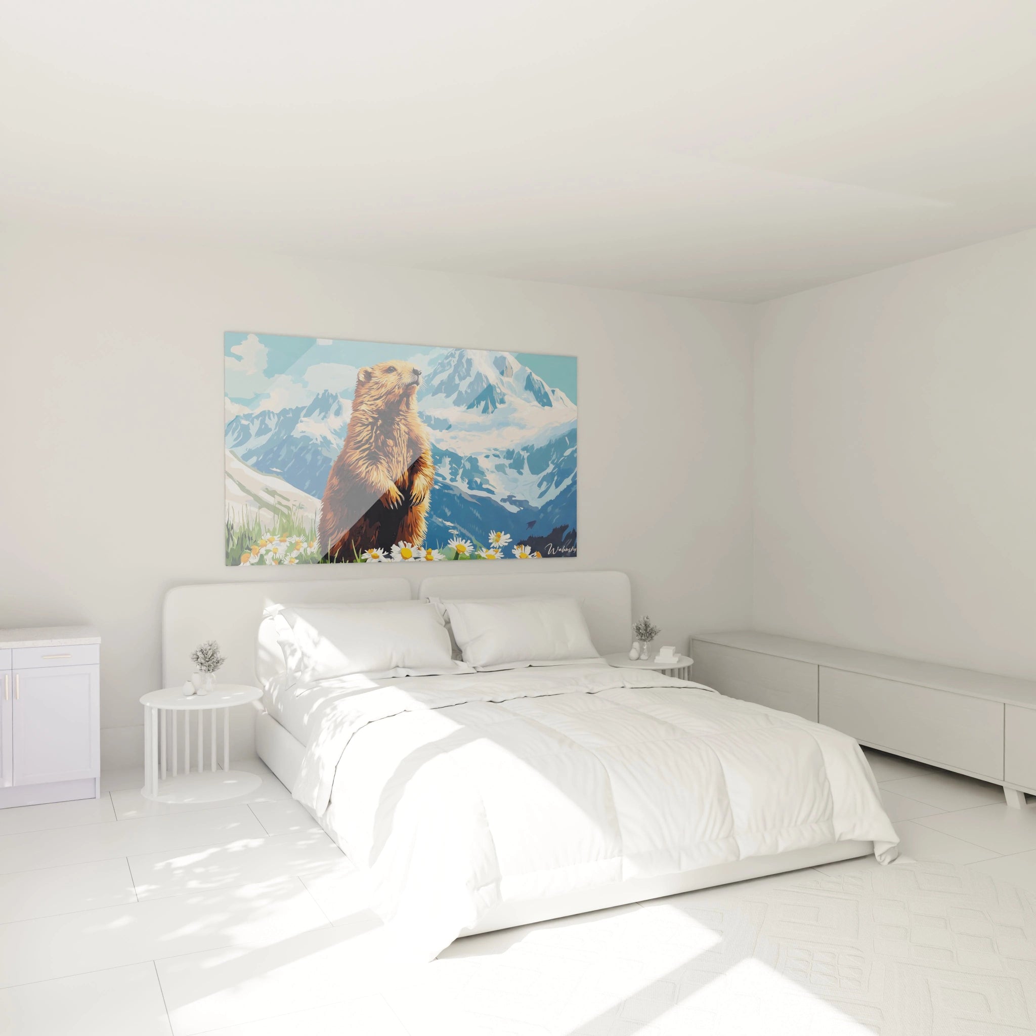 Un tableau marmotte en position verticale sur fond de panorama alpin, montrant l'animal au pelage brun-orangé observant l'horizon. Les couleurs vives de la fourrure contrastent avec les nuances bleutées des montagnes et le blanc des fleurs sauvages.