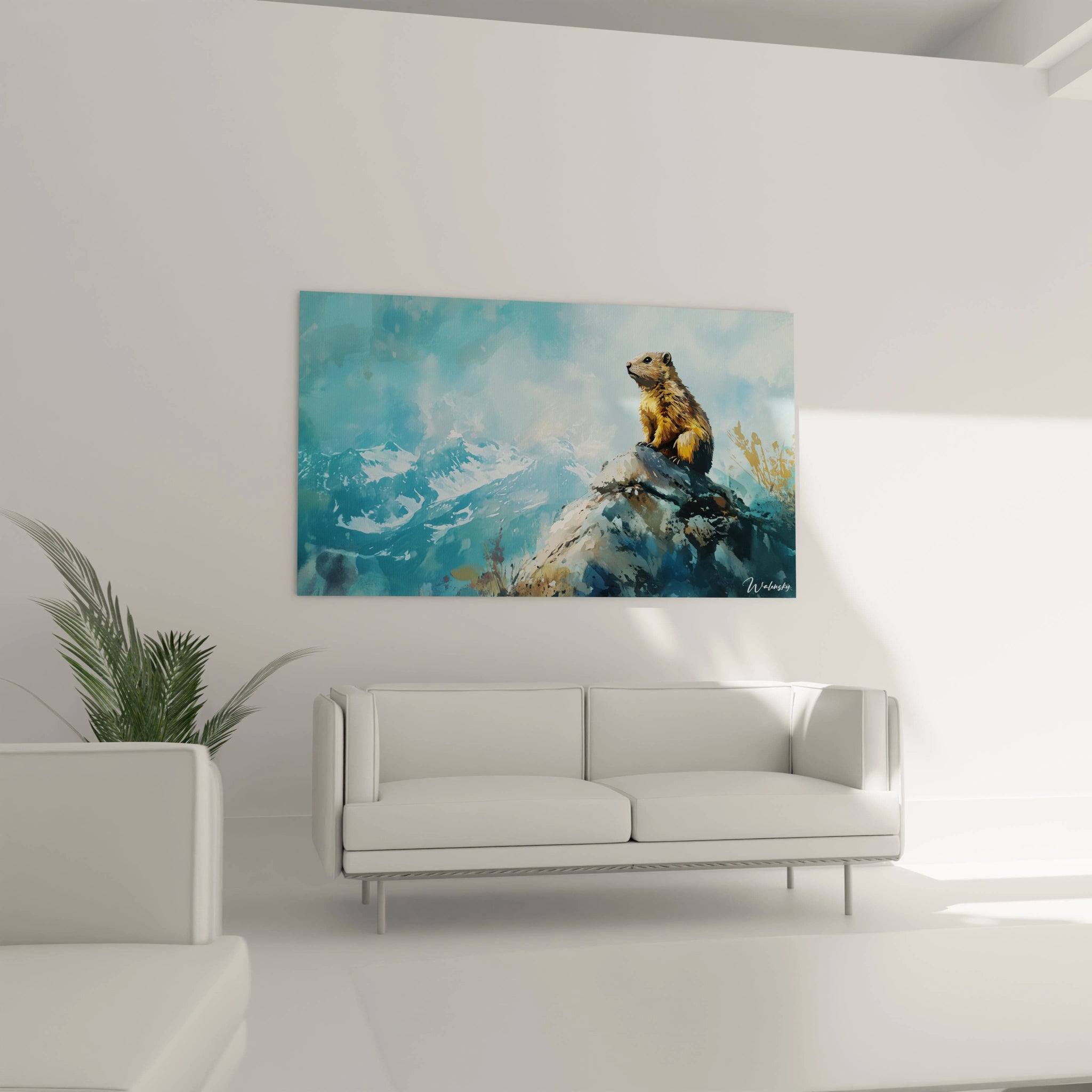 Un tableau marmotte montrant un spécimen sauvage au pelage bronzé et à la posture alerte, dominant un paysage montagneux aux teintes bleu-turquoise, avec des contrastes marqués entre la texture soyeuse de l'animal et les aspérités des rochers.