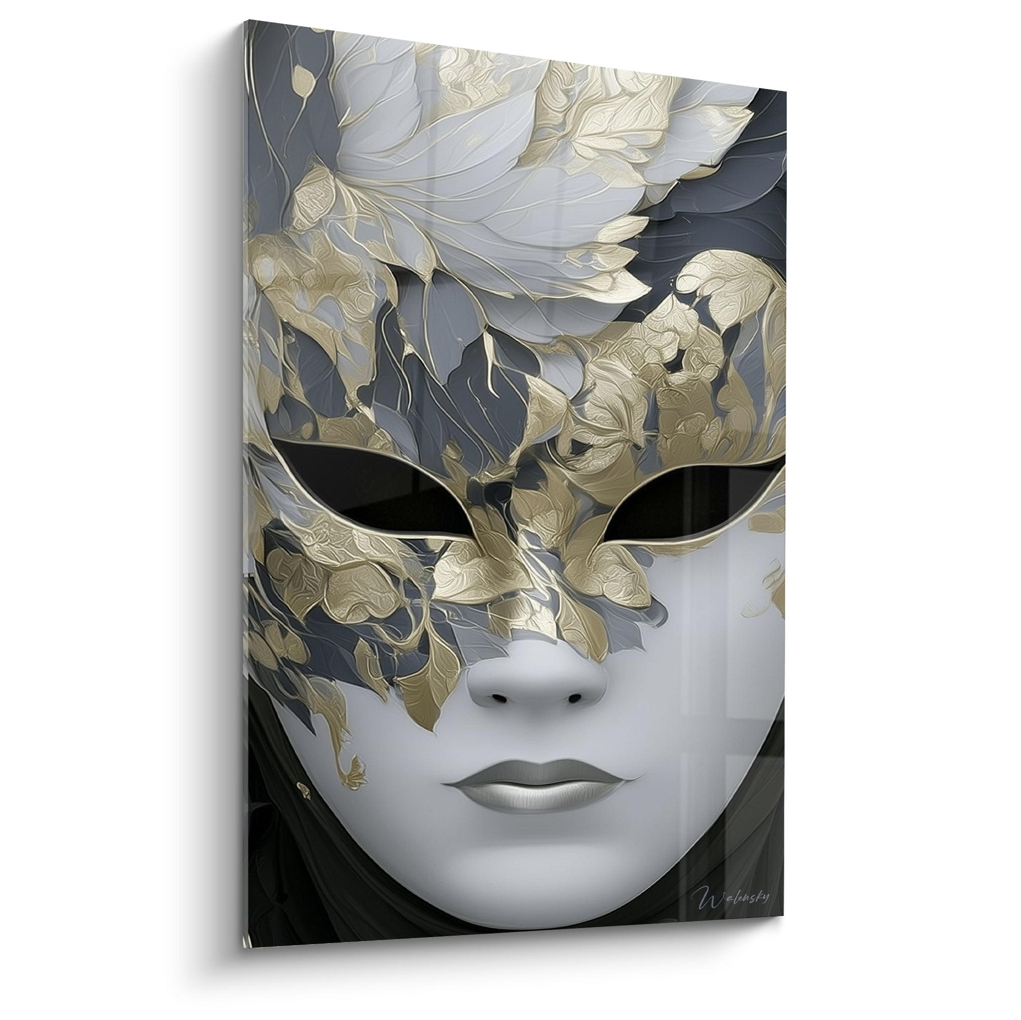Masque vénitien blanc porcelaine aux motifs dorés et anthracite, visage figé et énigmatique