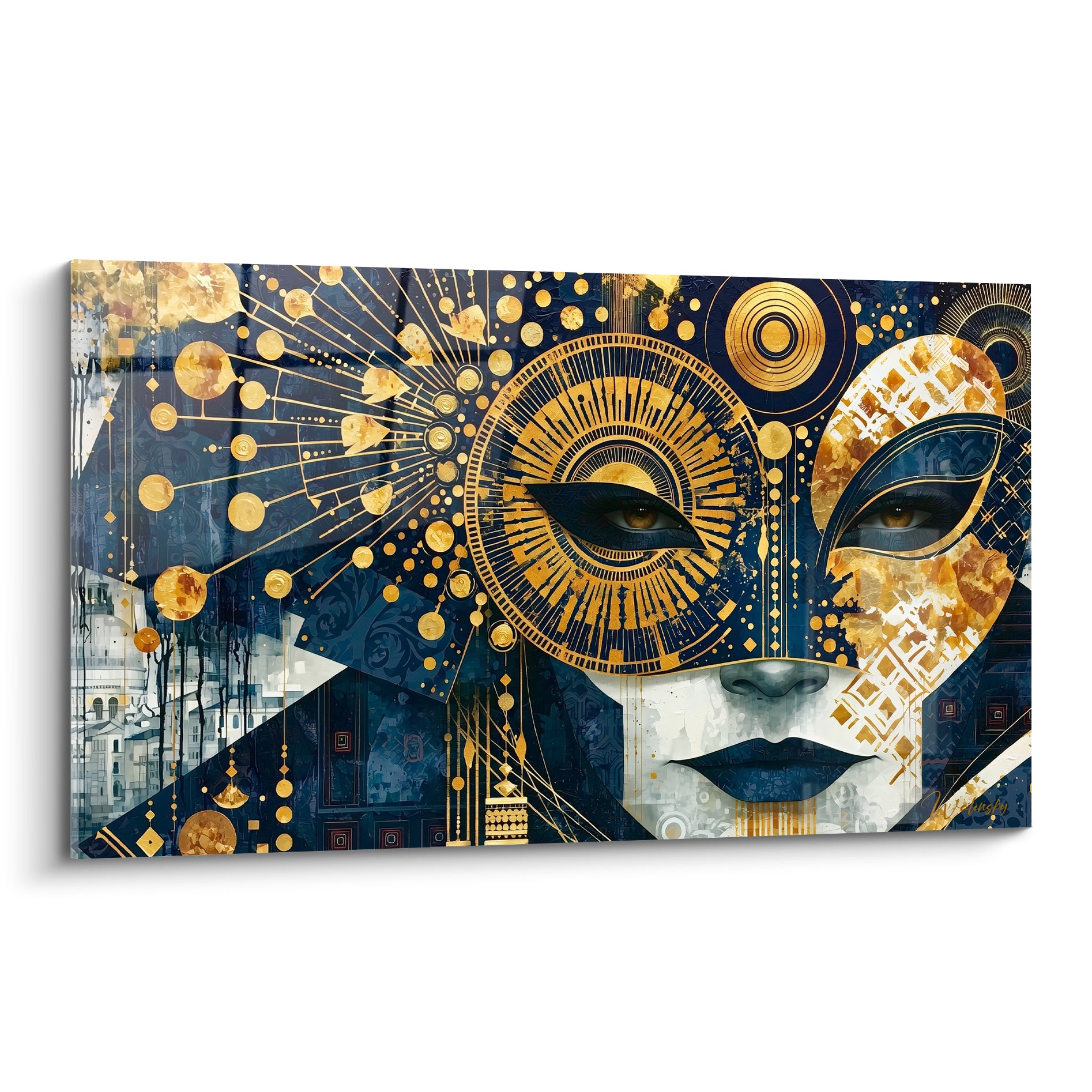 Masque de Venise doré et bleu marine, regard intense, motifs géométriques finement détaillés
