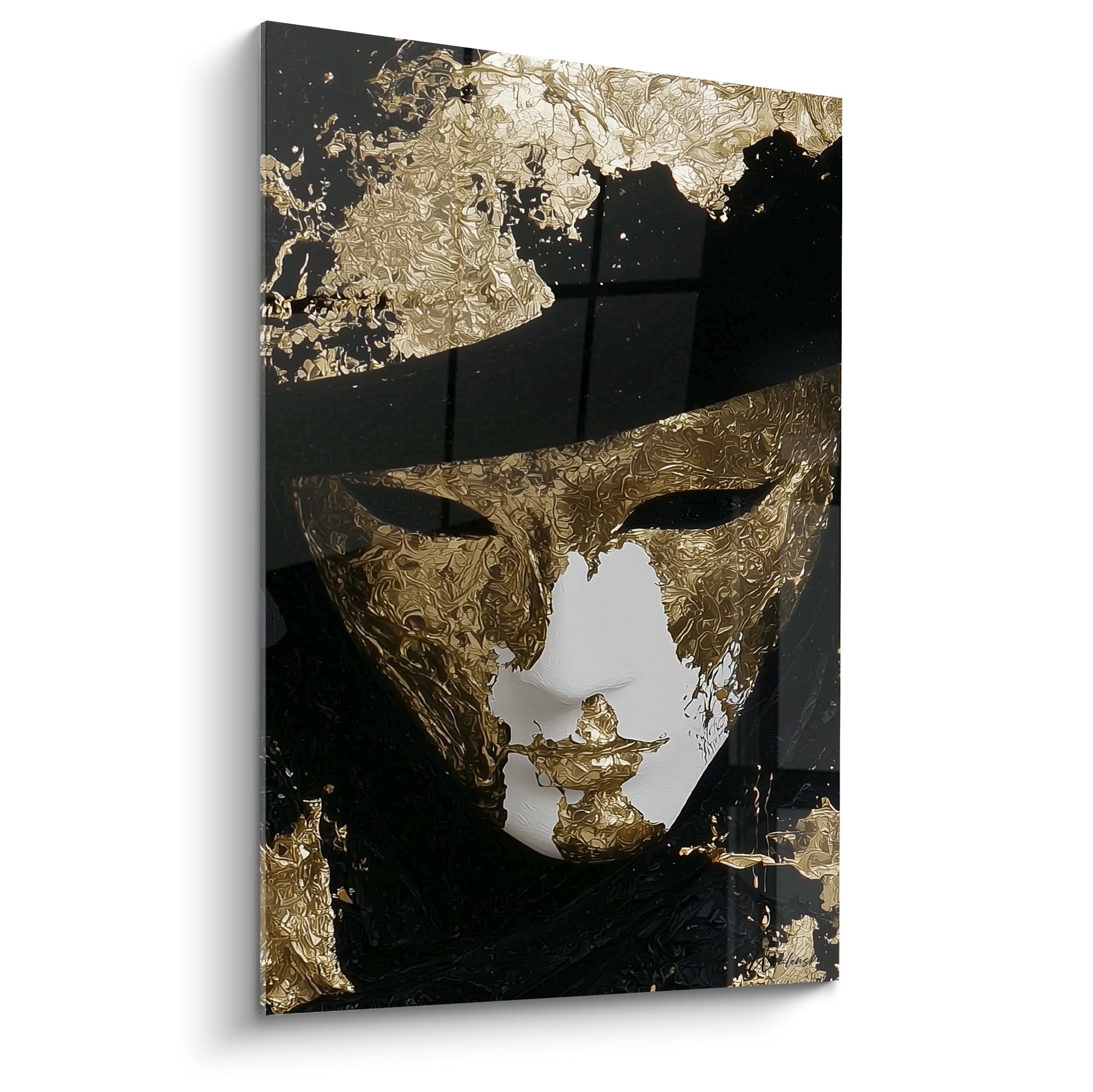 Masque de Venise doré et noir, visage mi-blanc mi-doré, texture empâtée intense