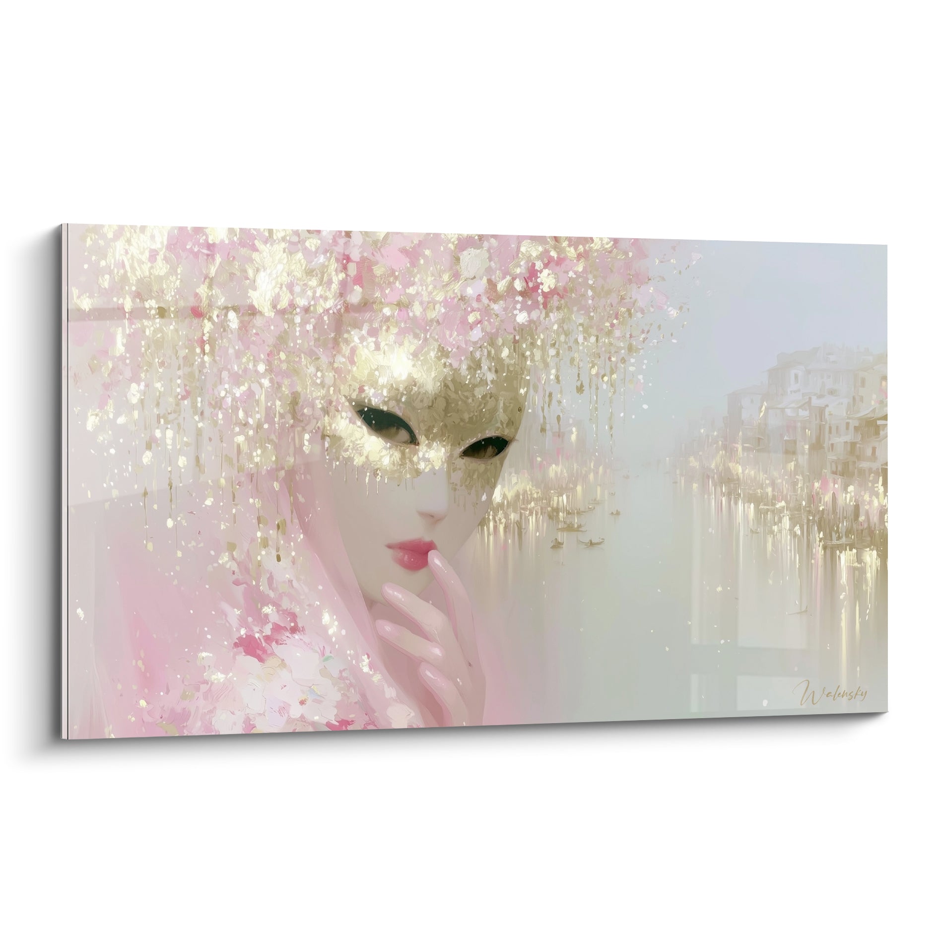 Masque de Venise doré et rose poudré, visage voilé et main gantée près des lèvres carmin