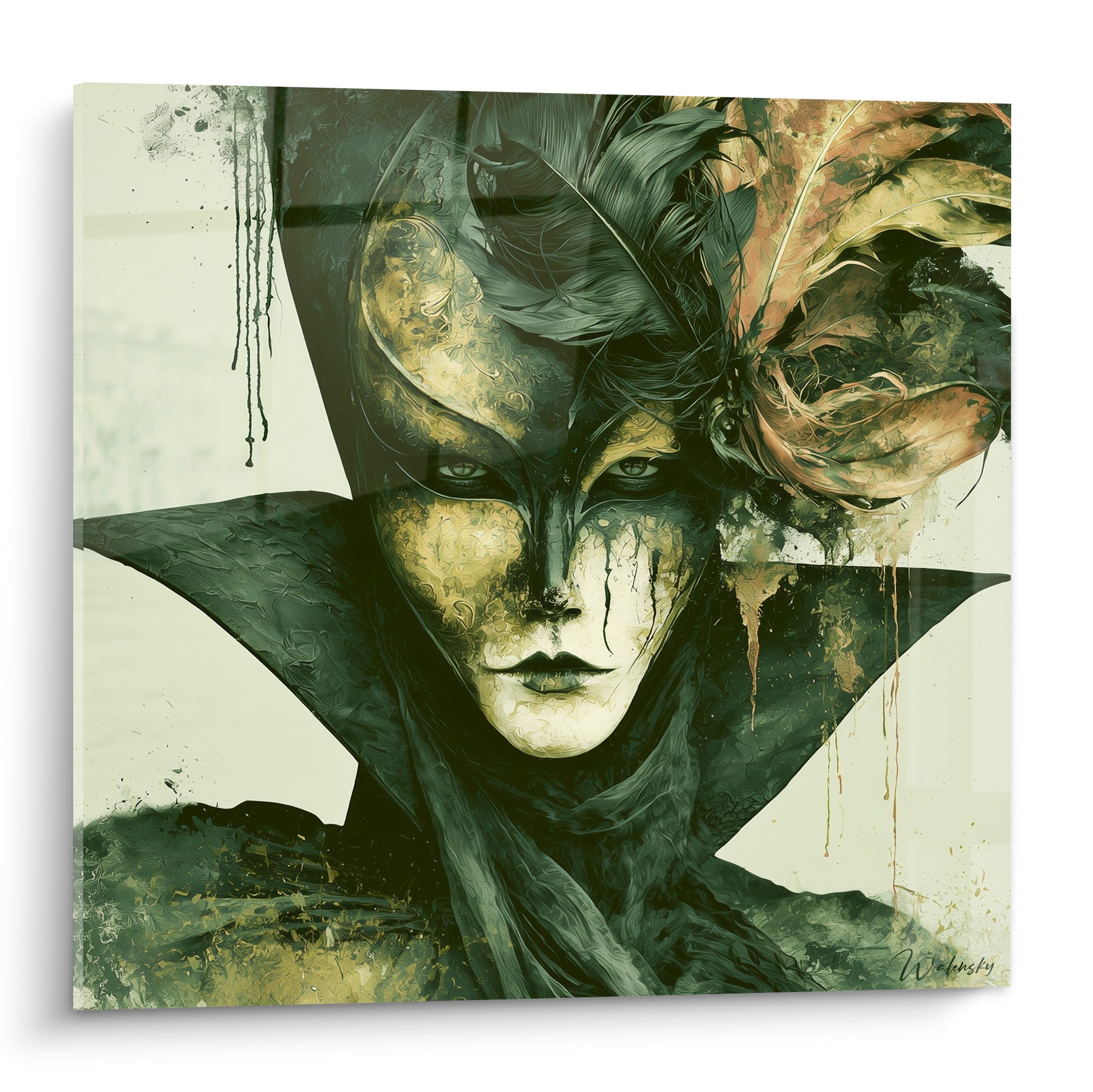Masque de venise doré et vert anthracite orné de plumes terracotta, regard perçant