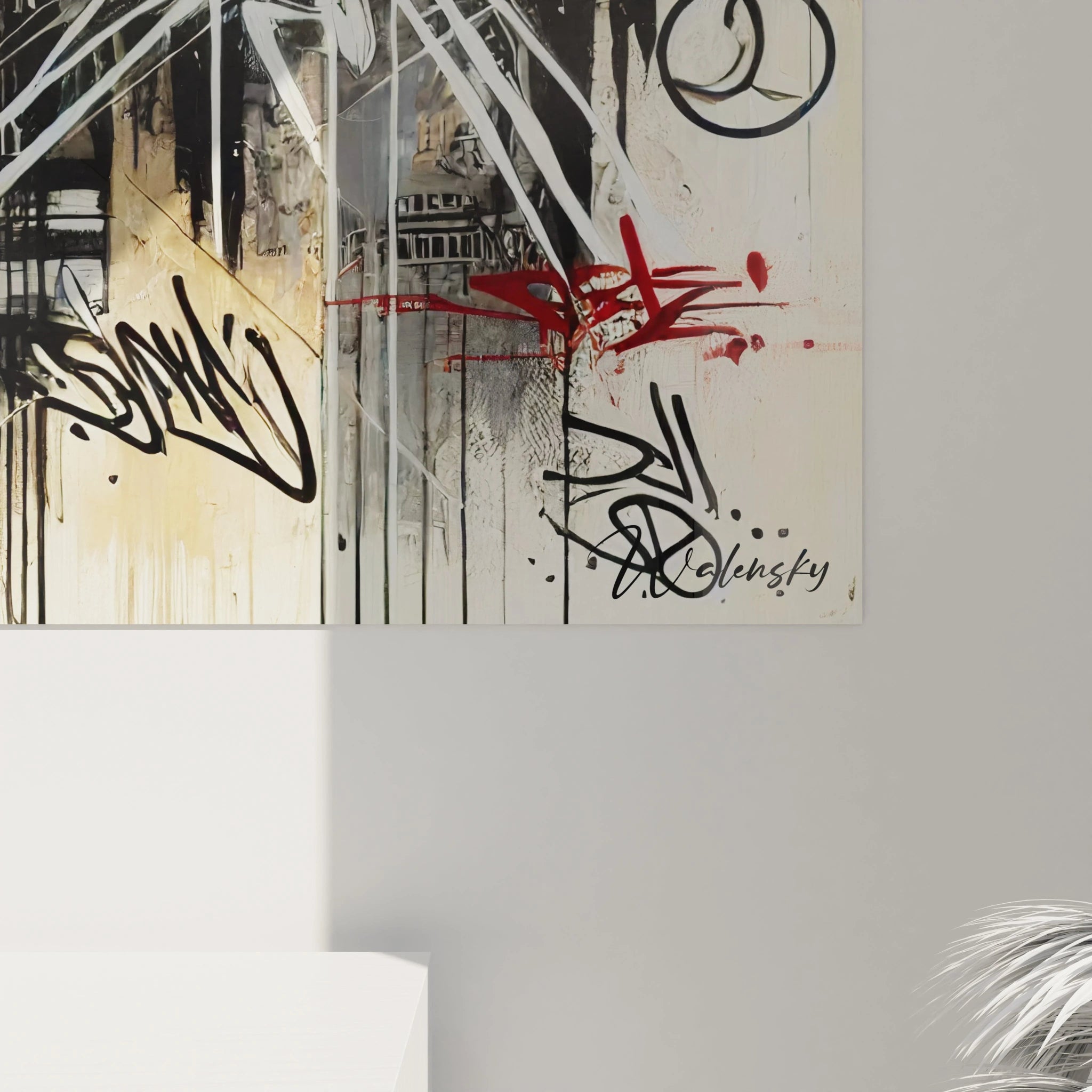 Admirez les details intenses de ce tableau graffiti. Chaque trait et eclat de couleur raconte une histoire de liberte et de dynamisme urbain.