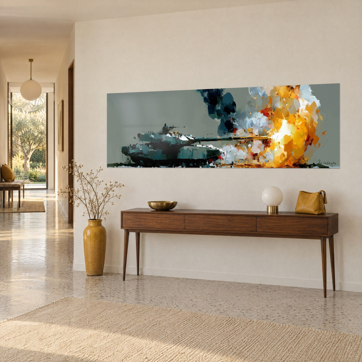 Tableau char d'assaut en pleine salve, fumée bleu nuit et flamme dorée sur fond gris, au-dessus d'une console en bois