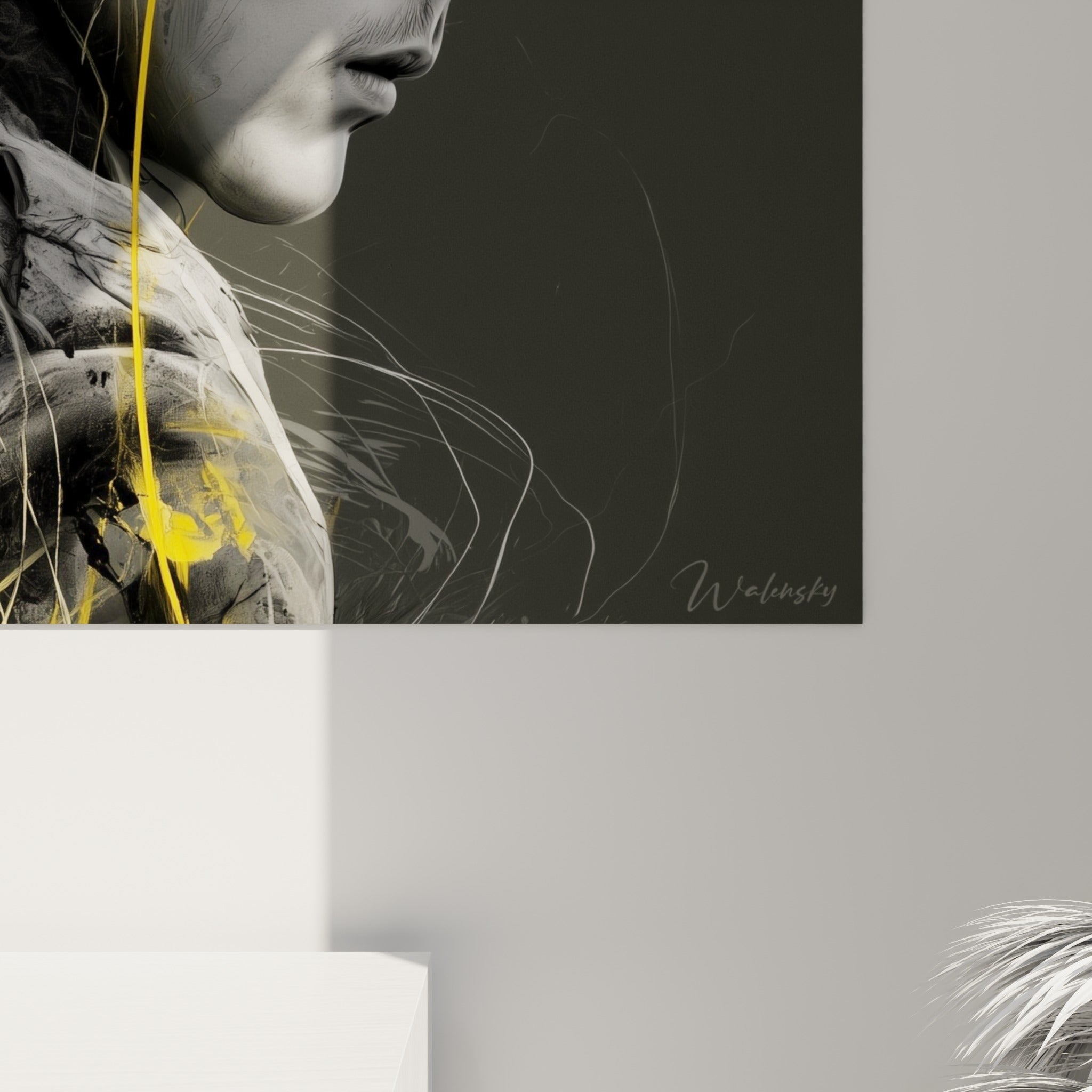 Empâtements jaune doré et traits gris clair se mêlant sur la casquette, grain pictural visible en gros plan