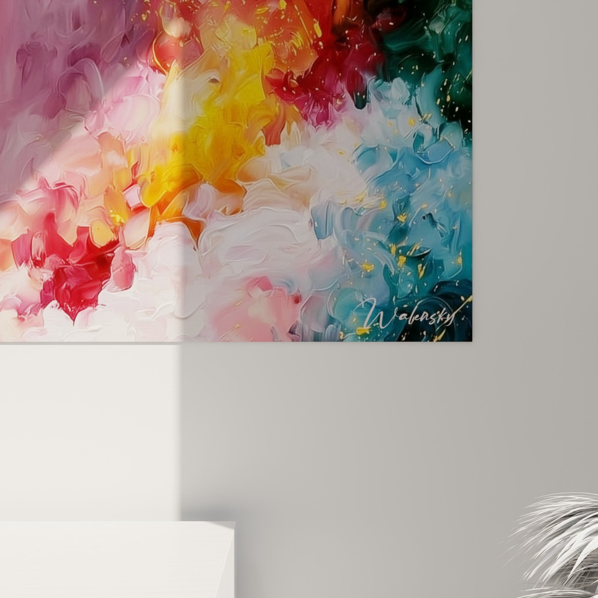 Empâtements de peinture orangée, dorée et rose se mêlant en gros plan sur ce tableau militaire abstrait