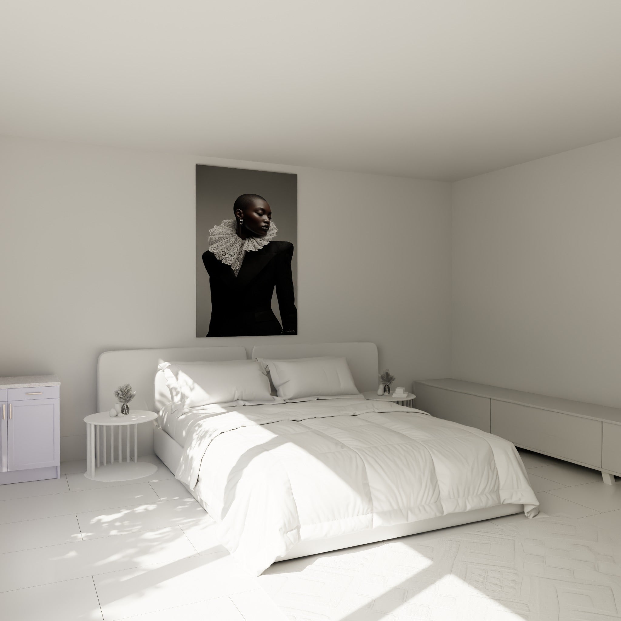 Portrait fauve et noir d'une femme à collerette blanche, au-dessus d'un lit dans une chambre claire