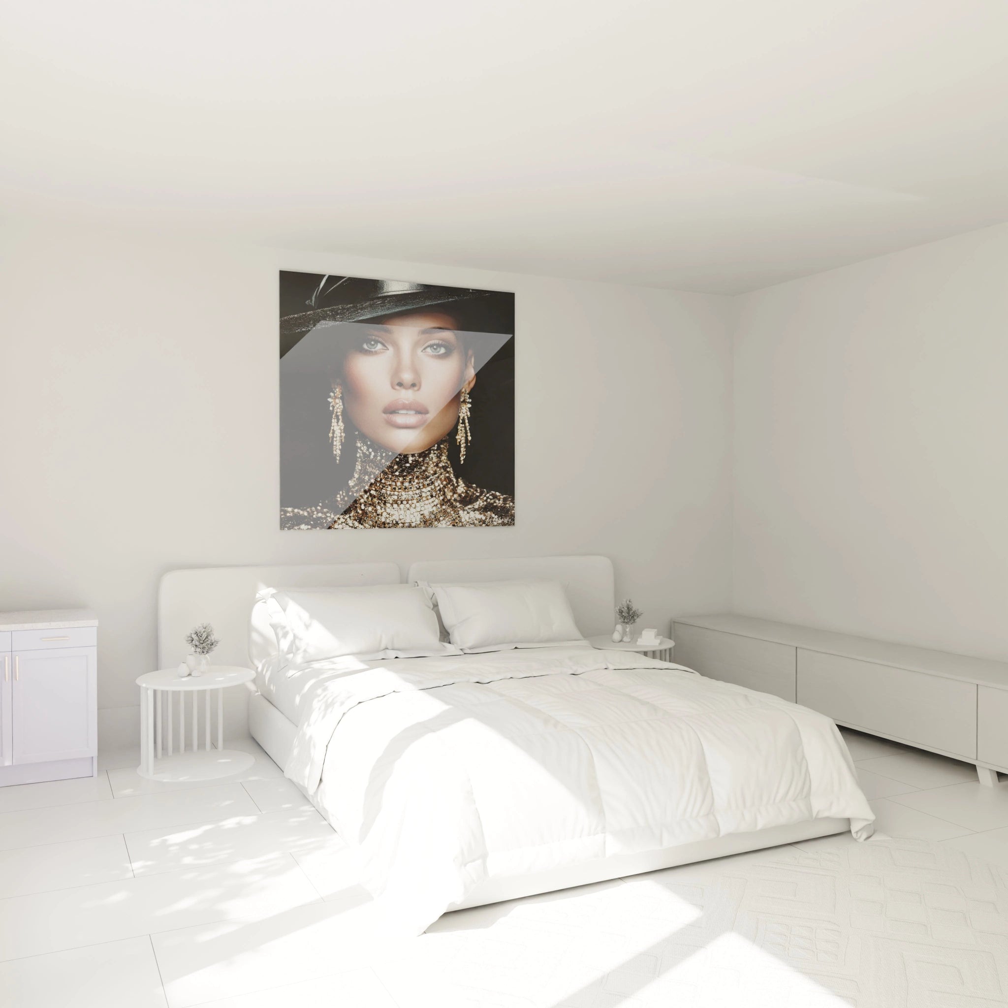Tableau mode parisienne de Walensky affichant un portrait glamour sur le mur d'une chambre moderne