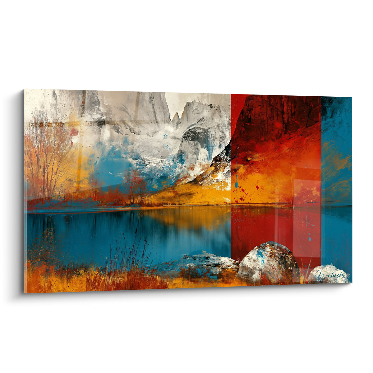 Montagne enneigée et paroi rouge se reflètent dans un lac bleu marine et ocre intense
