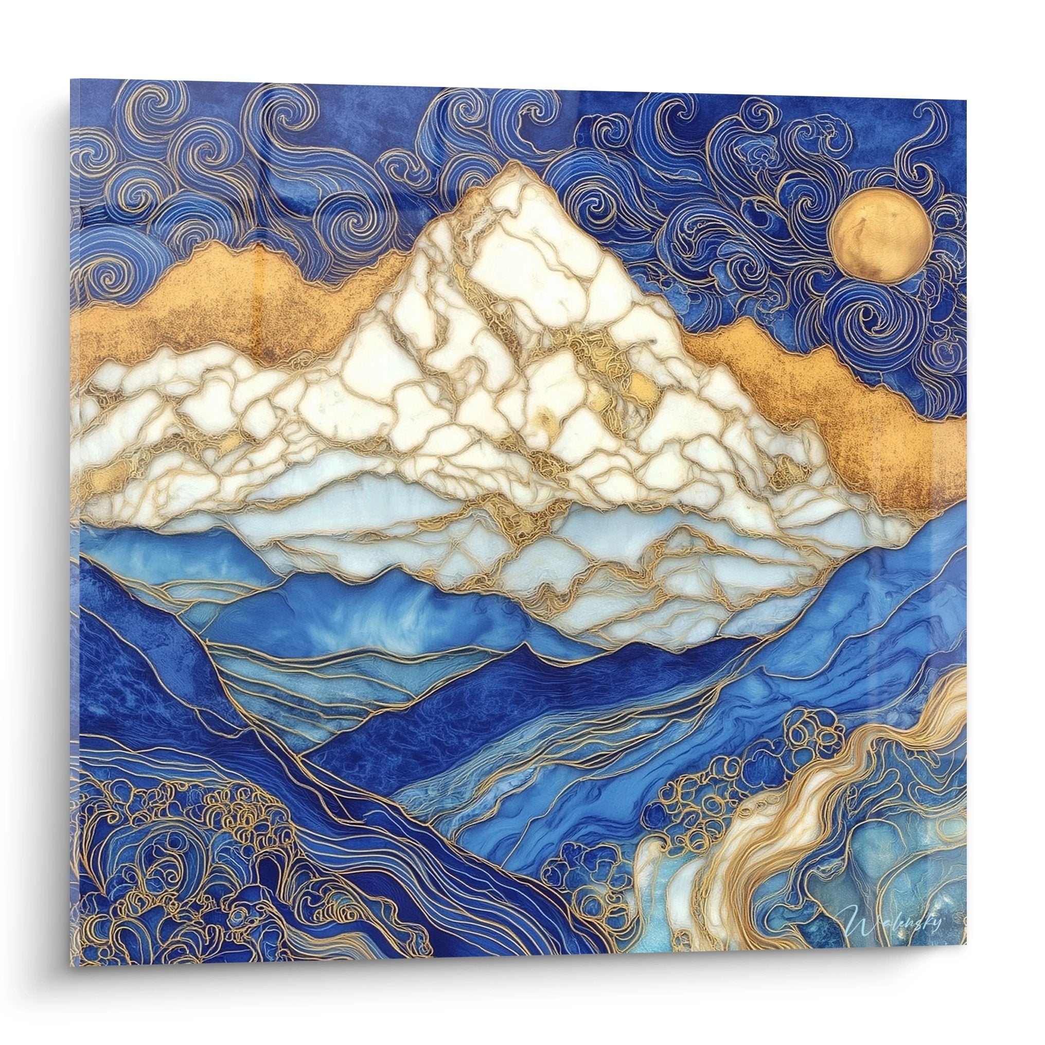 Tableau mural montagne stylisé aux tons dorés et bleus avec sommets enneigés et ciel tourbillonnant art déco