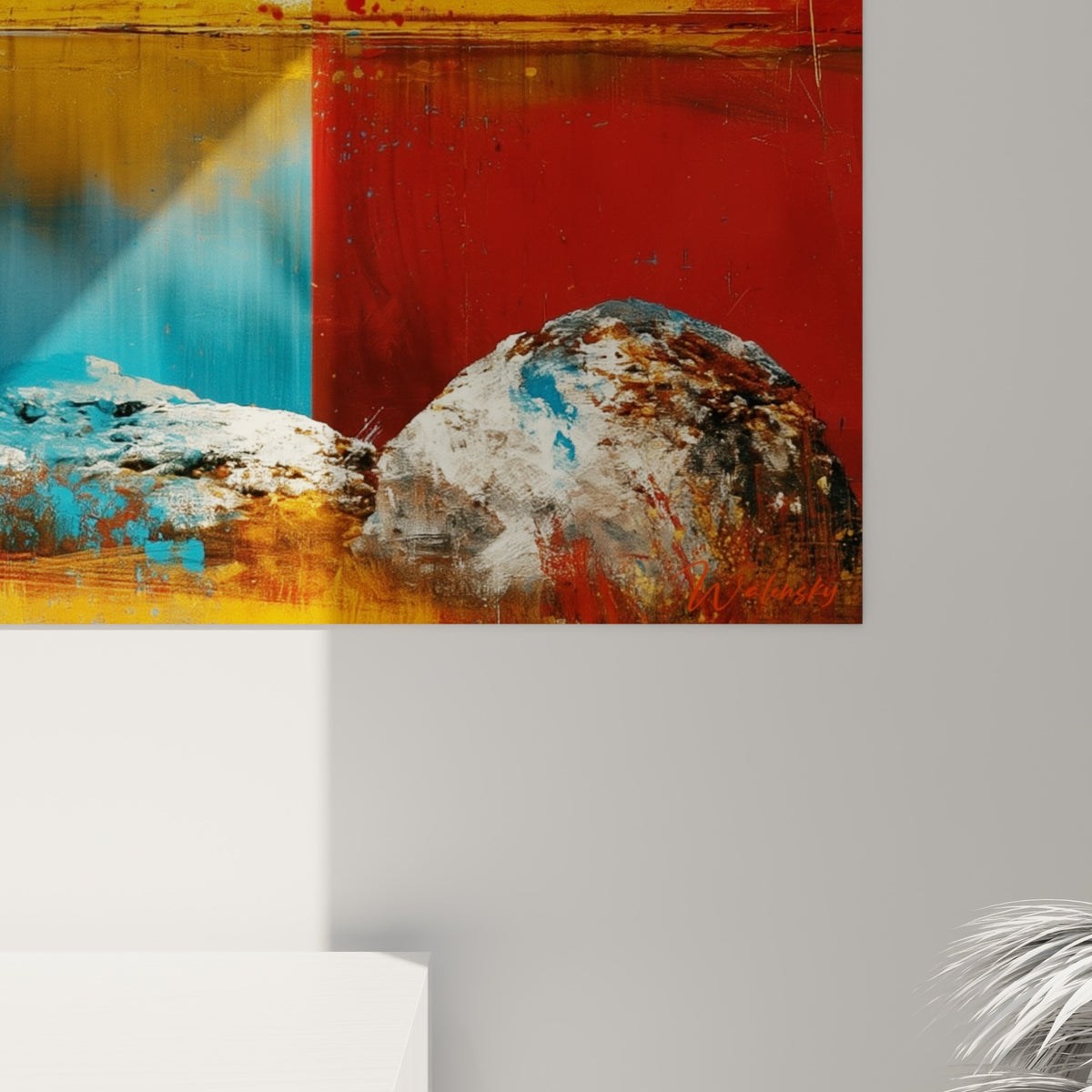 Empâtements de rouge et d'ocre côtoyant le grain bleu glacier sur cette toile texturée