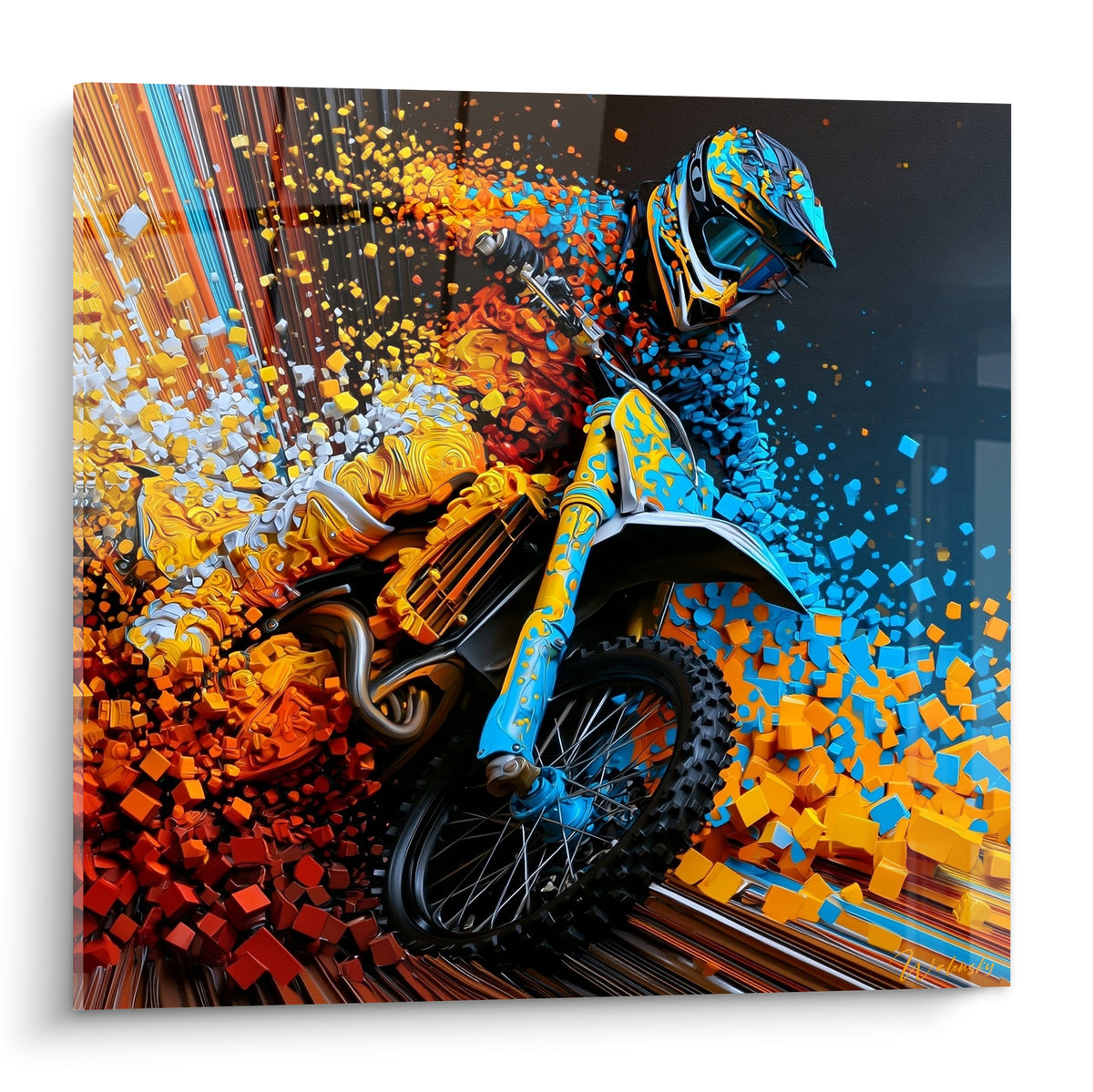 Motard casqué orange et bleu fragmenté en cubes, effet vitesse sur fond sombre intense