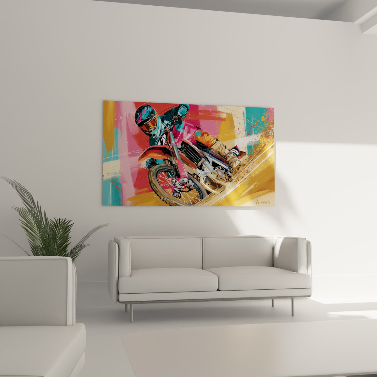 Moto orange et noire filant en virage sur fond rose fuchsia, au-dessus d'un canapé dans un salon lumineux