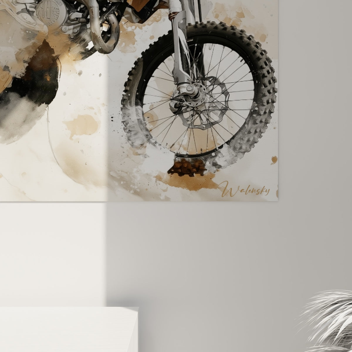 Grain et coulures ocre et anthracite visibles de près sur la toile du pilote de moto cross