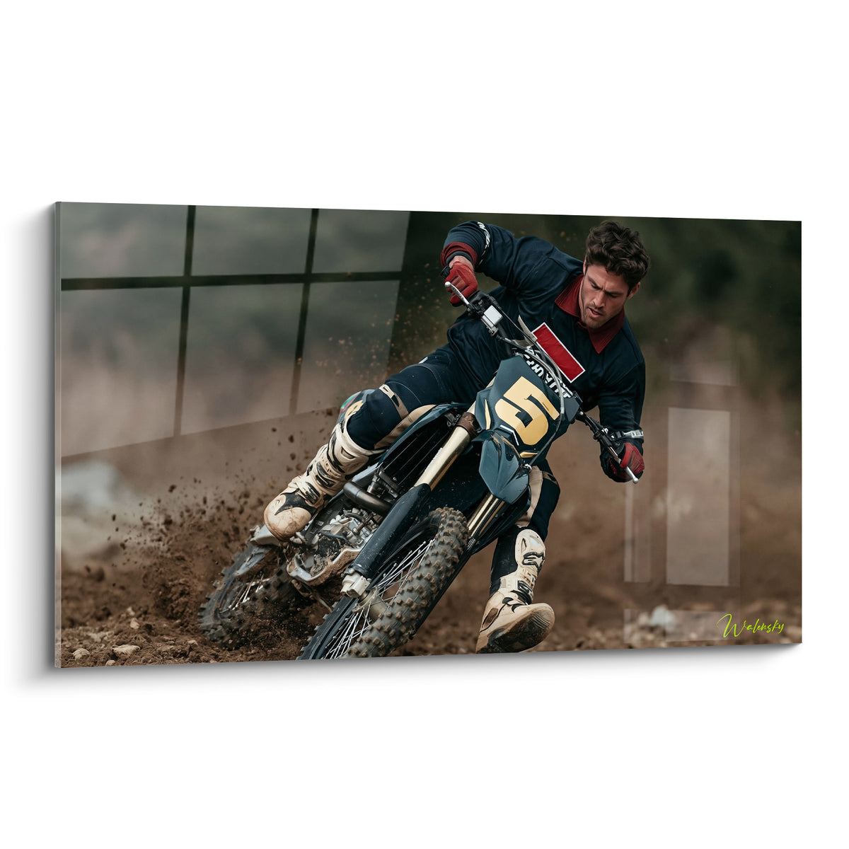 Pilote de moto cross en combinaison bleu marine, virage serré dans la terre ocre projetée