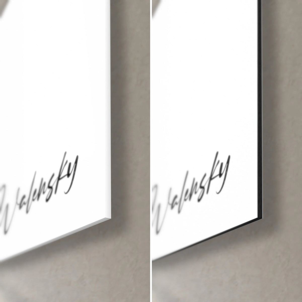 Gemälde mit schwarzen Tintenflecken auf Weiß, untere rechte Ecke: glänzendes Acrylglas links, matt gebürstetes Dibond rechts, schwarze Kante