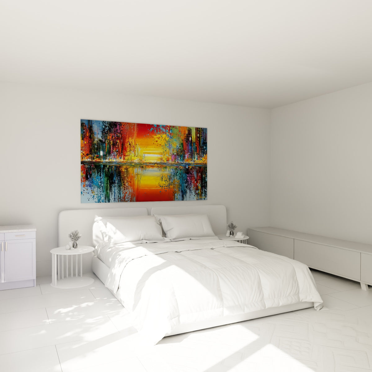 Ville colorée jaune et bleu marine avec reflet aquatique, accrochée au-dessus d'un lit dans une chambre claire