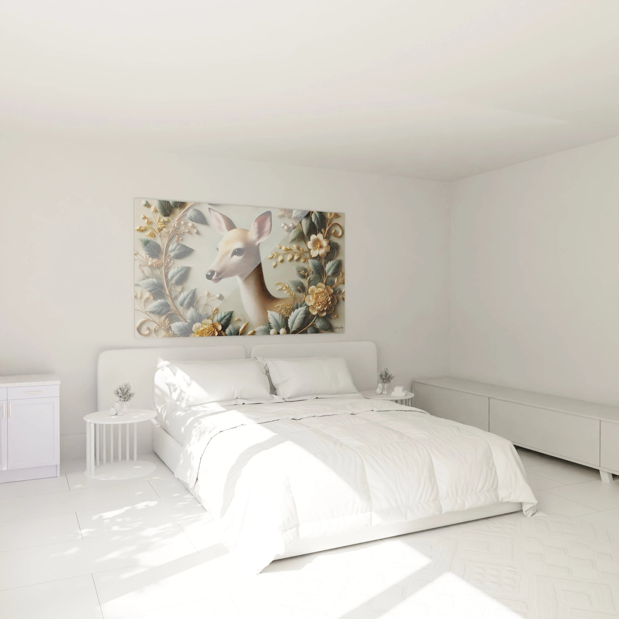 Le tableau biche, suspendu au-dessus du lit, apporte une atmosphère calme et élégante. Son design harmonieux et ses détails dorés créent un espace serein pour un sommeil paisible.