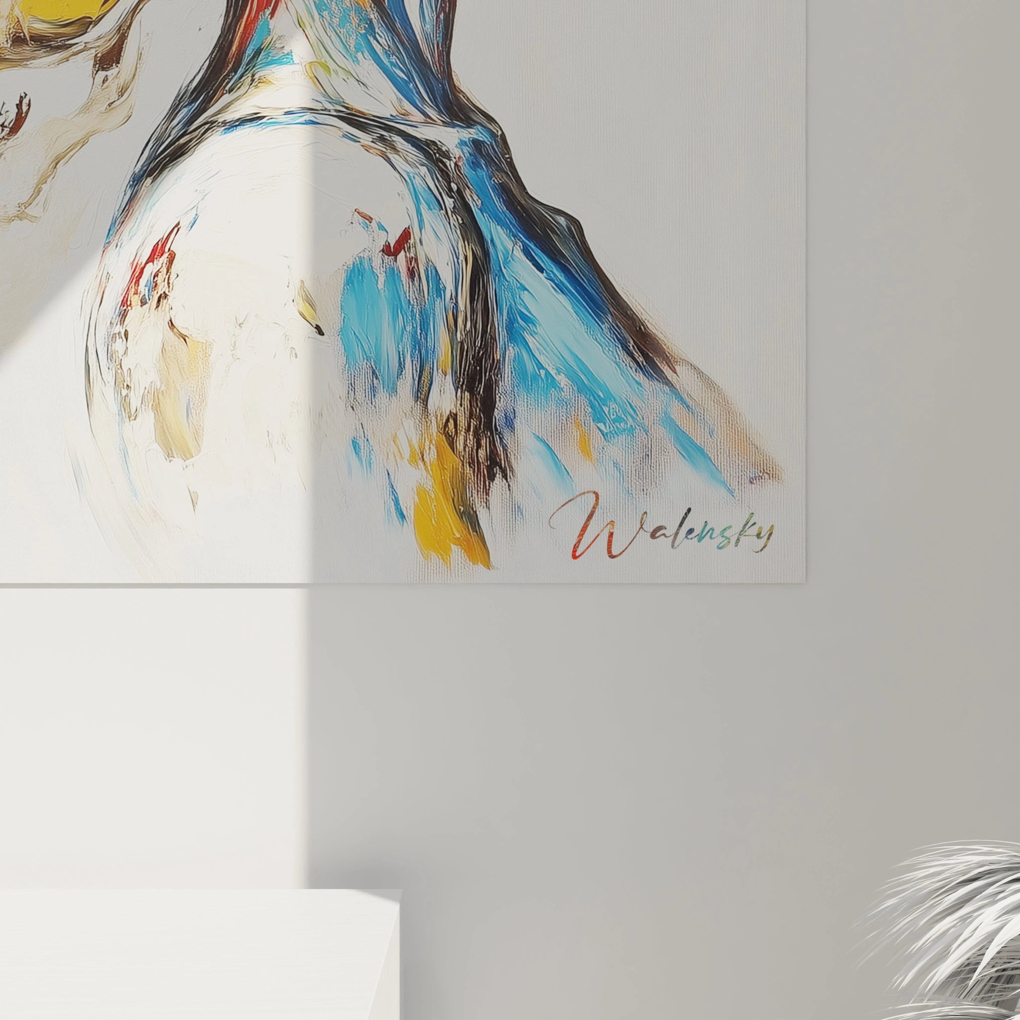 Une œuvre abstraite contemporaine montrant une silhouette féminine de profil, des lignes fluides multicolores et des textures en relief, dans une palette de rouge, jaune et bleu sur fond blanc.