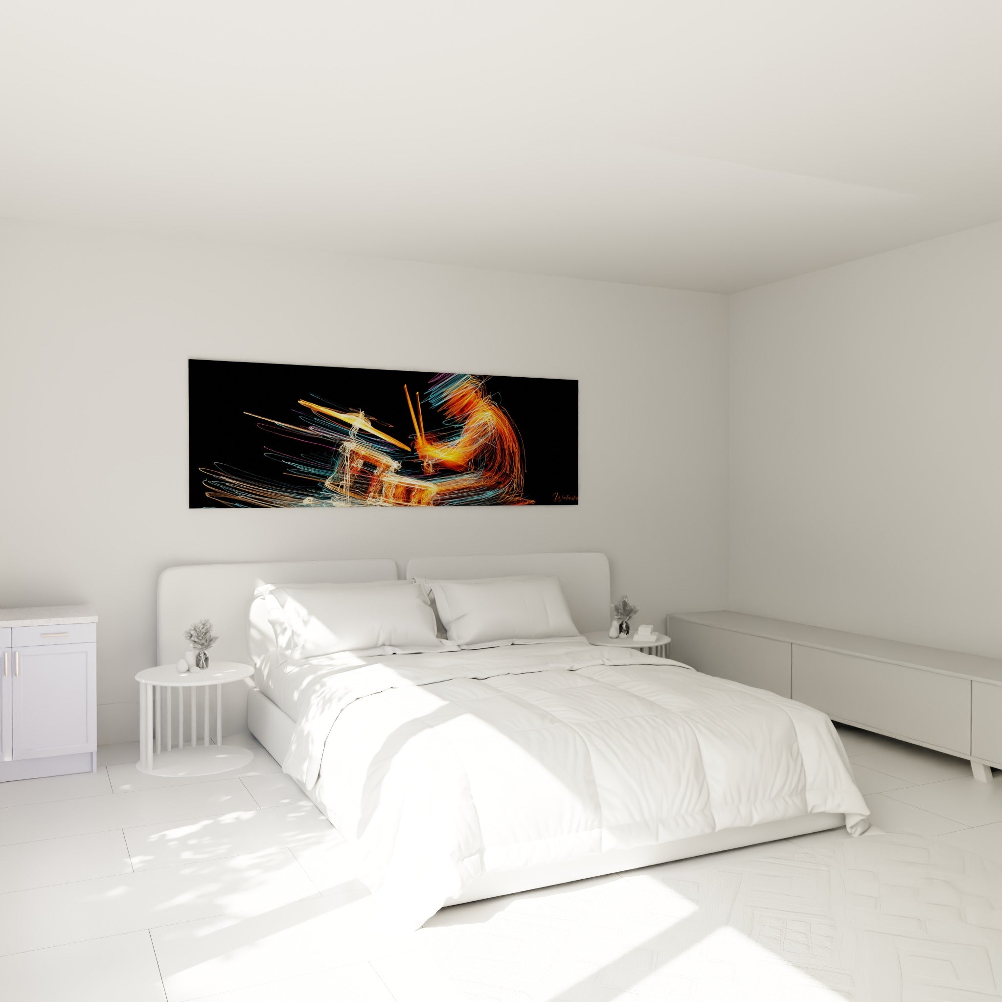 Silhouette de batteur dorée et bleu turquoise, tableau accroché au-dessus d'un lit dans une chambre claire