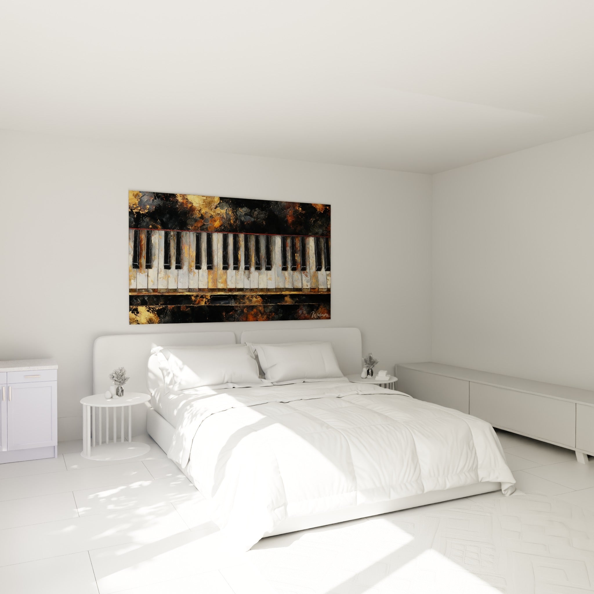 Touches de piano ivoire et anthracite, reflets dorés, au-dessus d'un lit dans une chambre claire