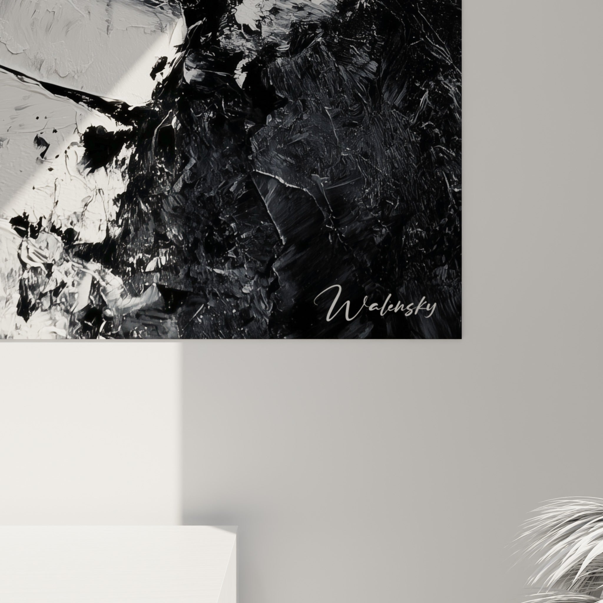 Empâtements de peinture blanche et noire sur les touches de piano, grain épais et coulures visibles de près