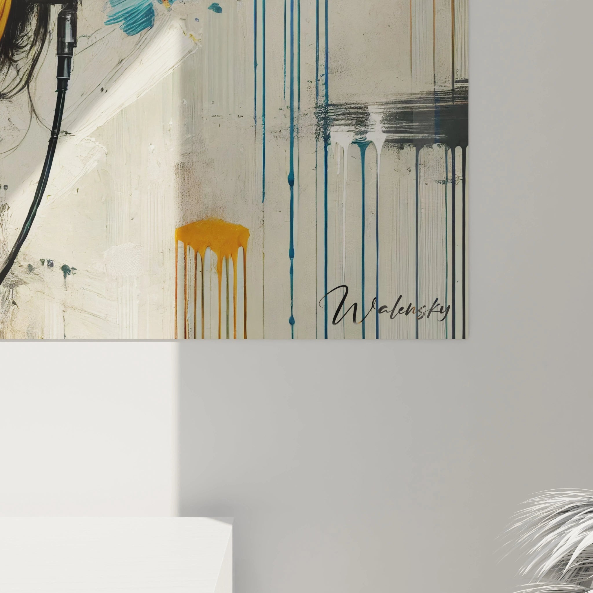 Ce tableau musique abstrait sublime un salon contemporain avec ses courbes sonores et ses couleurs intenses.