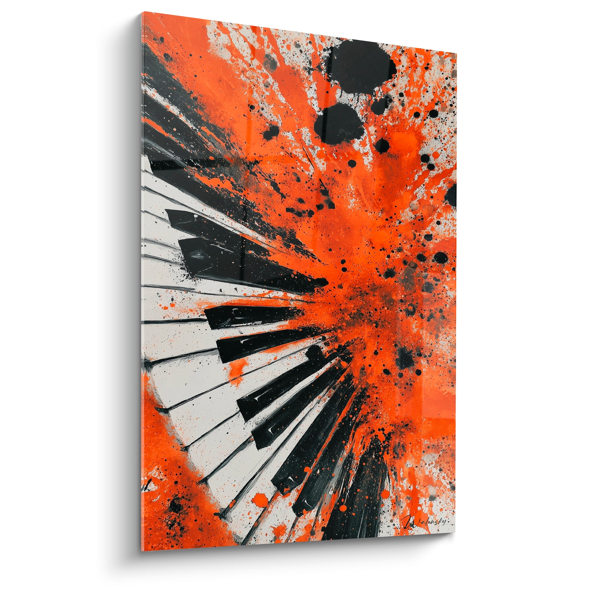 Musique piano aux touches noires et blanches noyées sous des éclaboussures orange vif intense