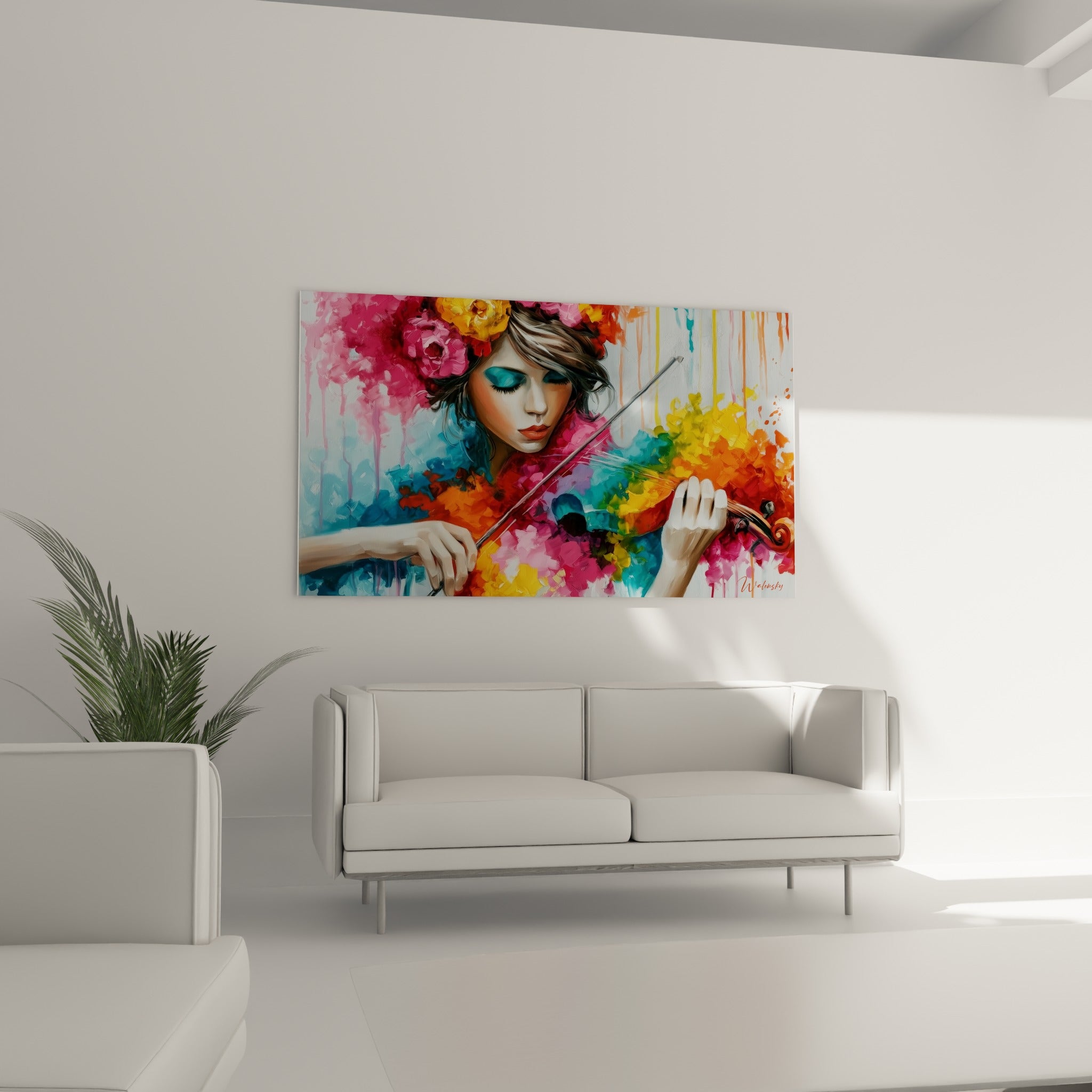 Portrait coloré d'une violoniste, éclats orangés et roses, au-dessus d'un canapé dans un salon lumineux
