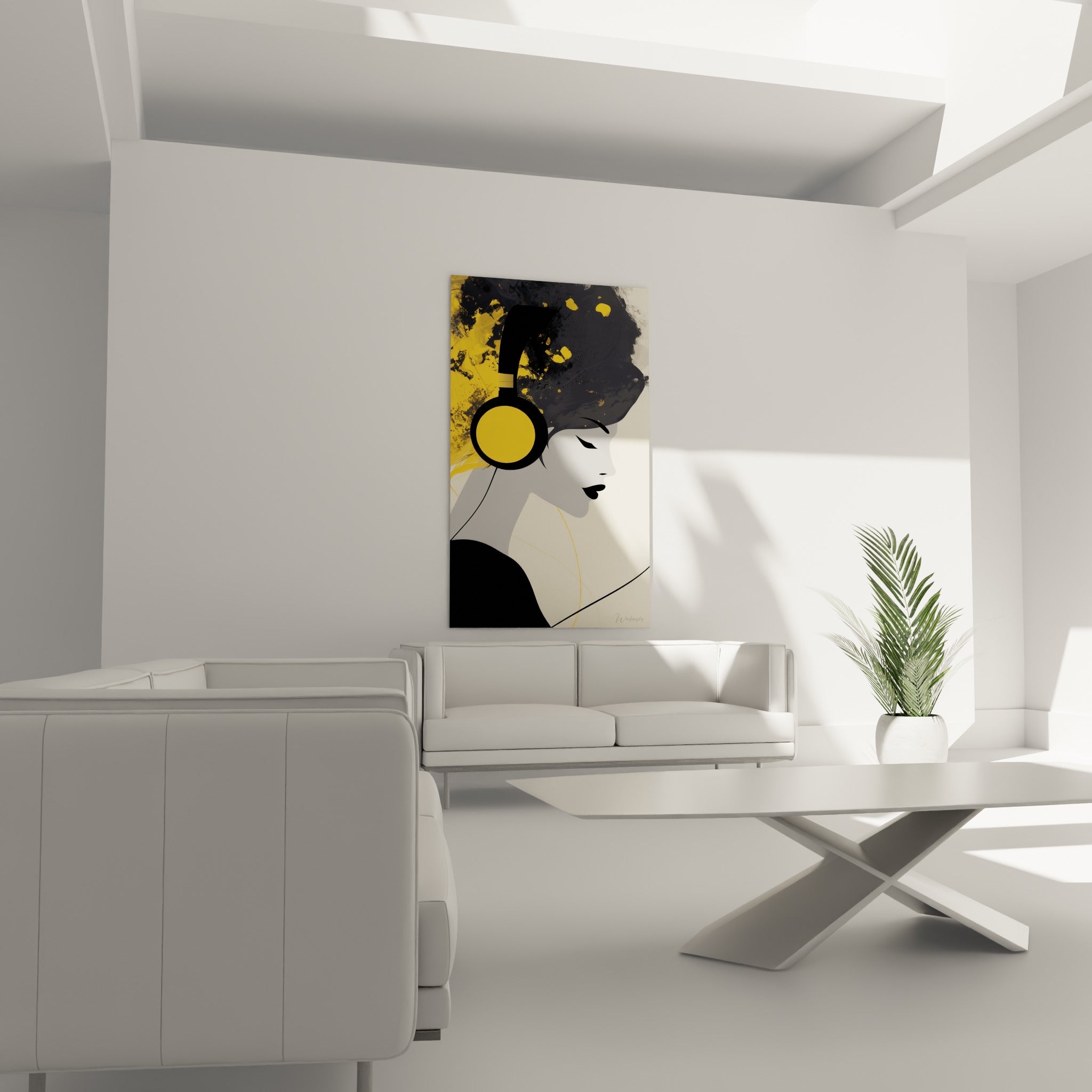 Portrait graphique jaune et noir profond au-dessus d'un canapé dans un salon lumineux