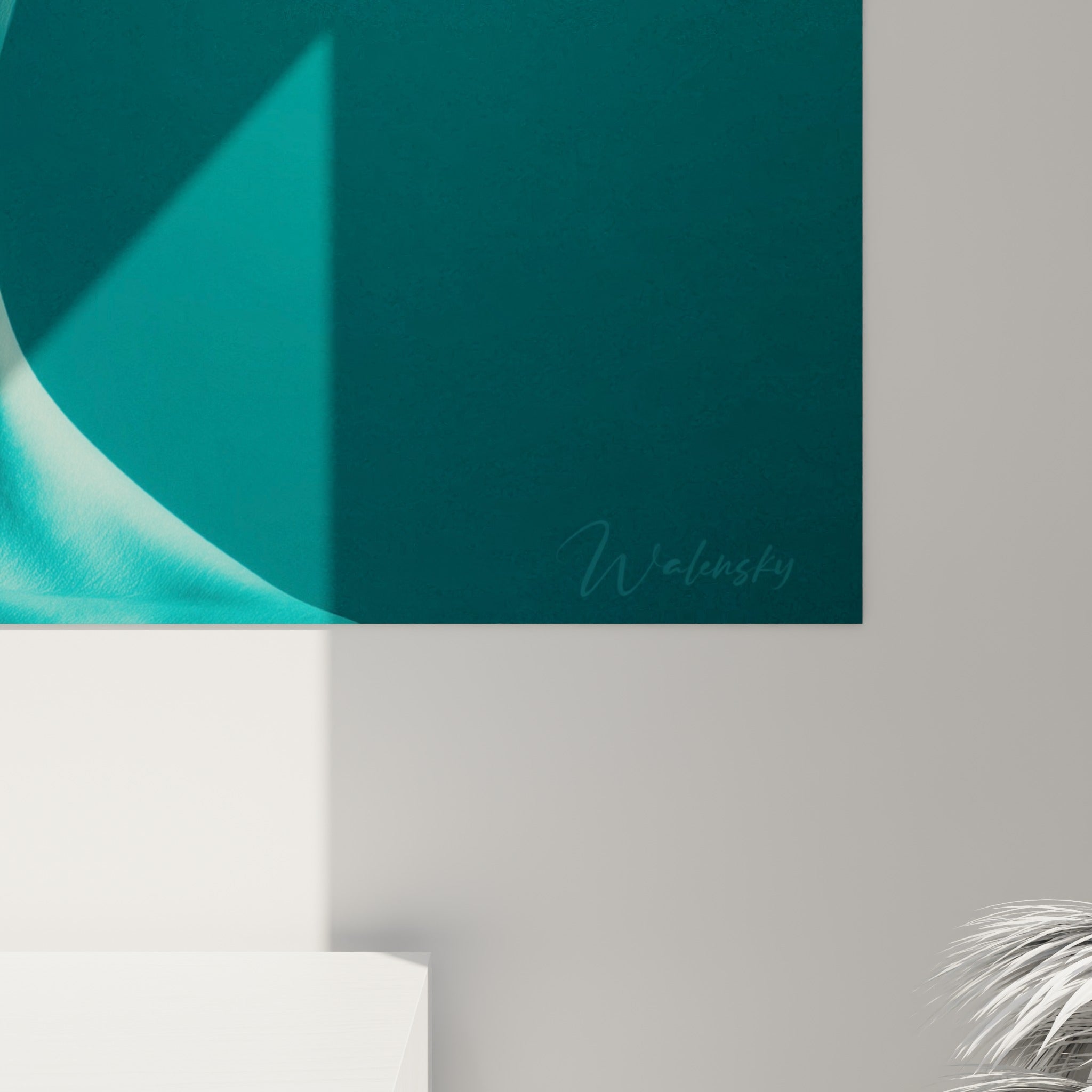 Grain de l'impression révélant les reflets métalliques du vinyle noir et les nuances bleu sarcelle de la peau