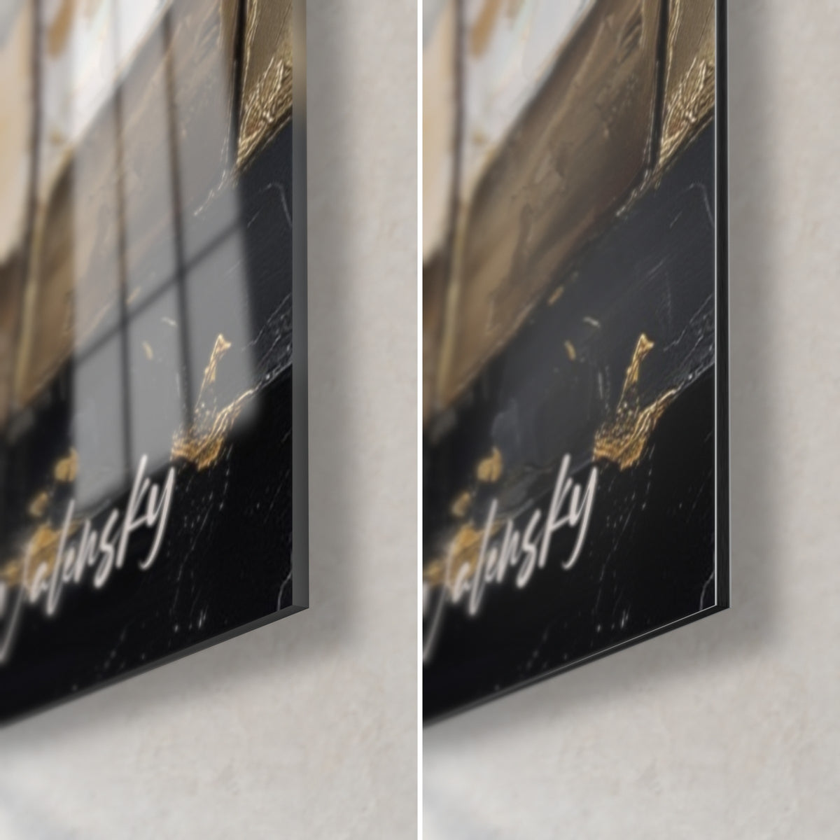 Tableau piano aux touches noires et dorées, coin bas droit : verre acrylique brillant à gauche, alu Dibond mat à droite