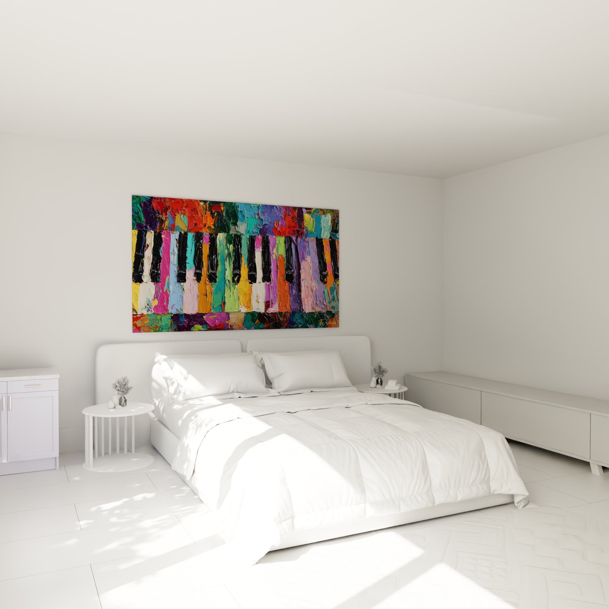 Touches de piano multicolores en vert, violet et doré, au-dessus d'un lit dans une chambre claire