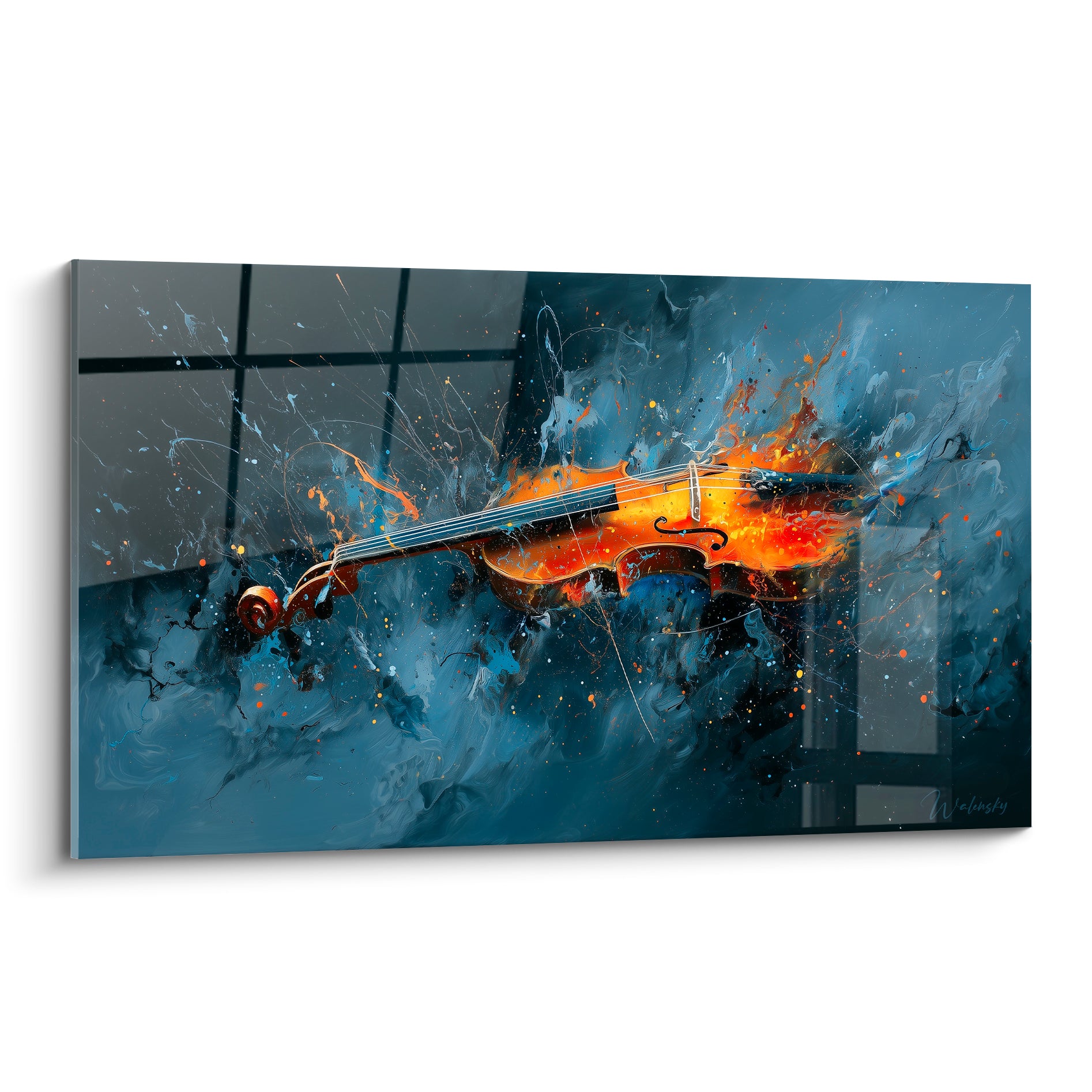 Violon ambre et orangé jaillissant d'un fond bleu ardoise tourmenté, éclaboussures picturales expressives.