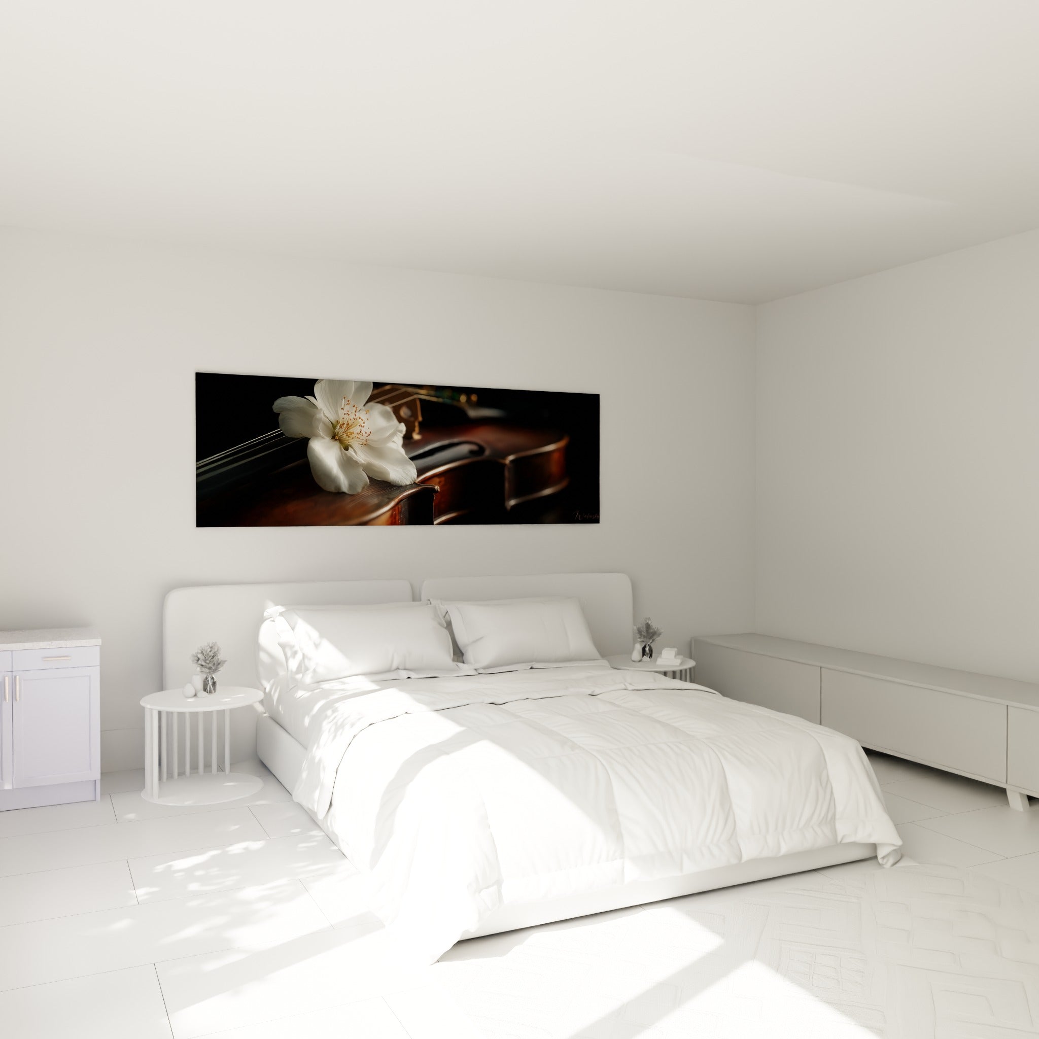 Fleur blanche et violon ambré, tableau Musique au-dessus d'un lit dans une chambre claire