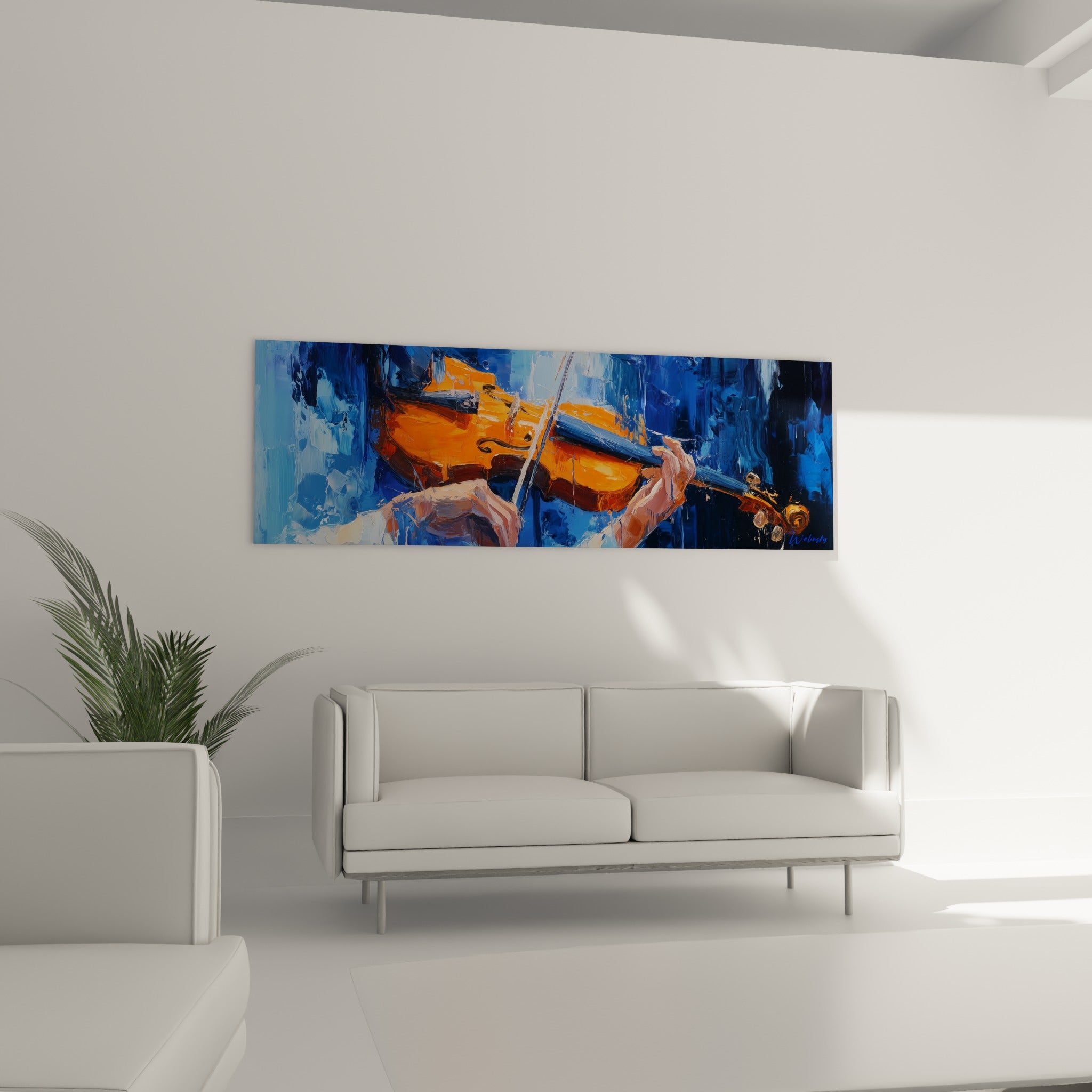 Archet glissant sur un violon fauve aux reflets dorés, au-dessus d'un canapé dans un salon lumineux