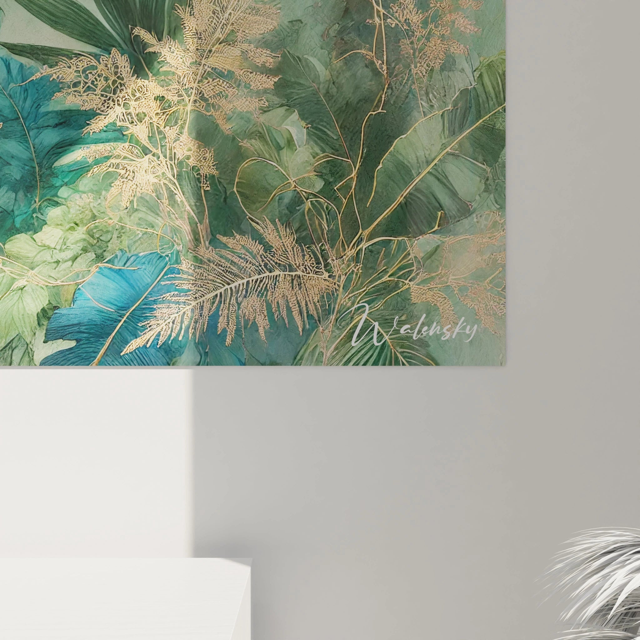Découvrez le détail de ce tableau jungle, où les feuilles et branches s'entrelacent dans une lumière éthérée. Une œuvre qui invite à s'immerger dans un monde de sérénité.