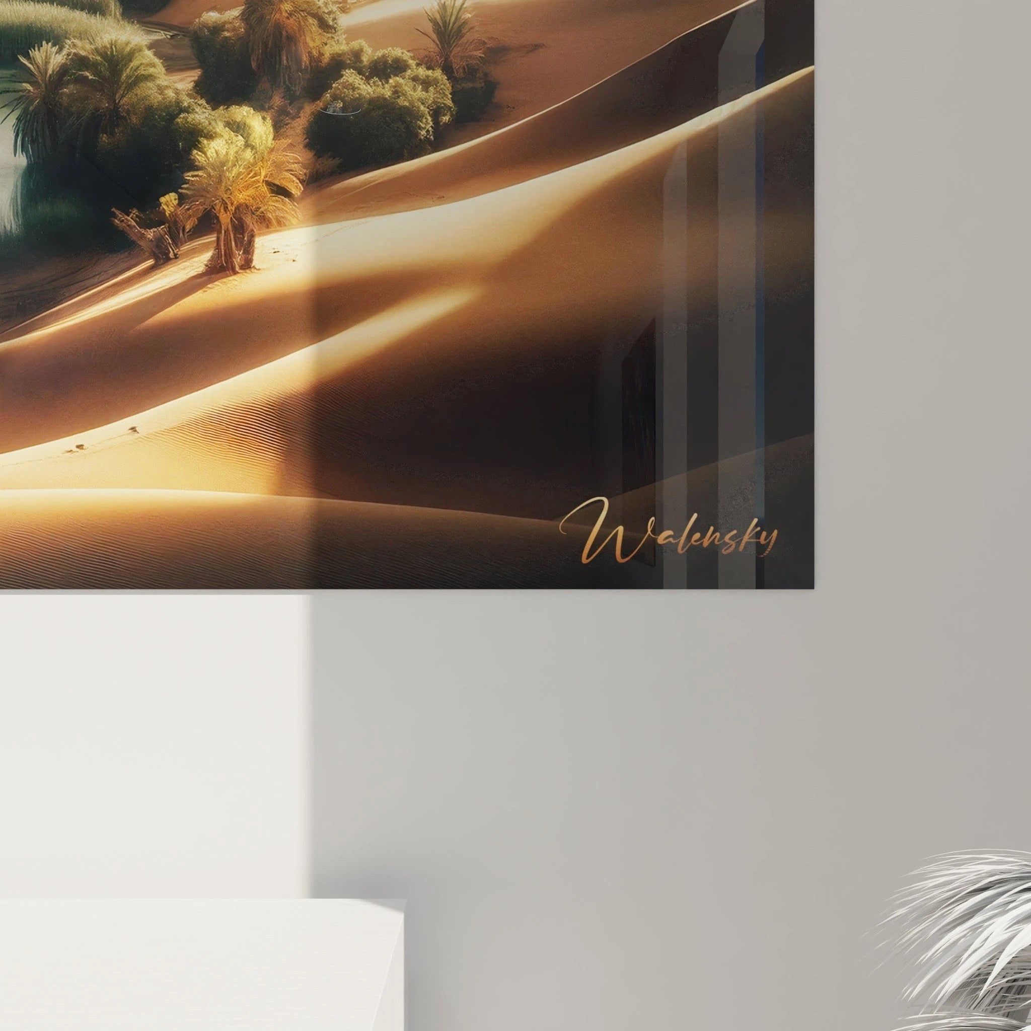 Un tableau paysage centré sur une étendue d’eau circulaire en zone aride, végétation tropicale dispersée, dunes aux tons orangés, et effets d’ombres allongées.