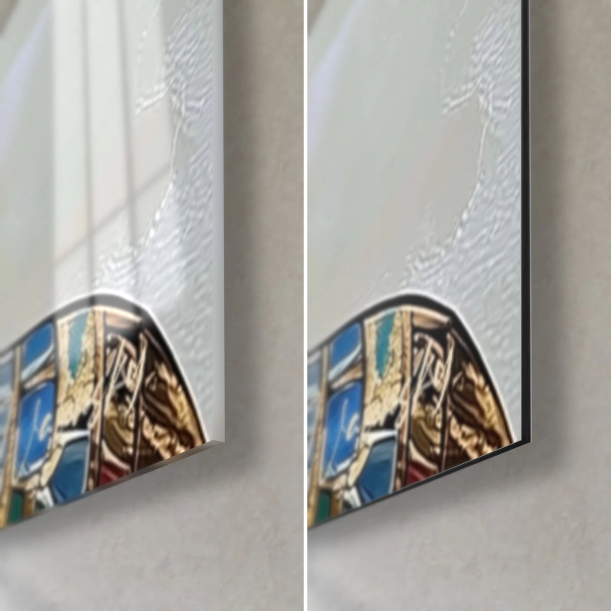Gemälde Büste der Nofretete in Gold- und Blau-Mosaik, untere rechte Ecke: glänzendes Acrylglas links, mattes Dibond rechts