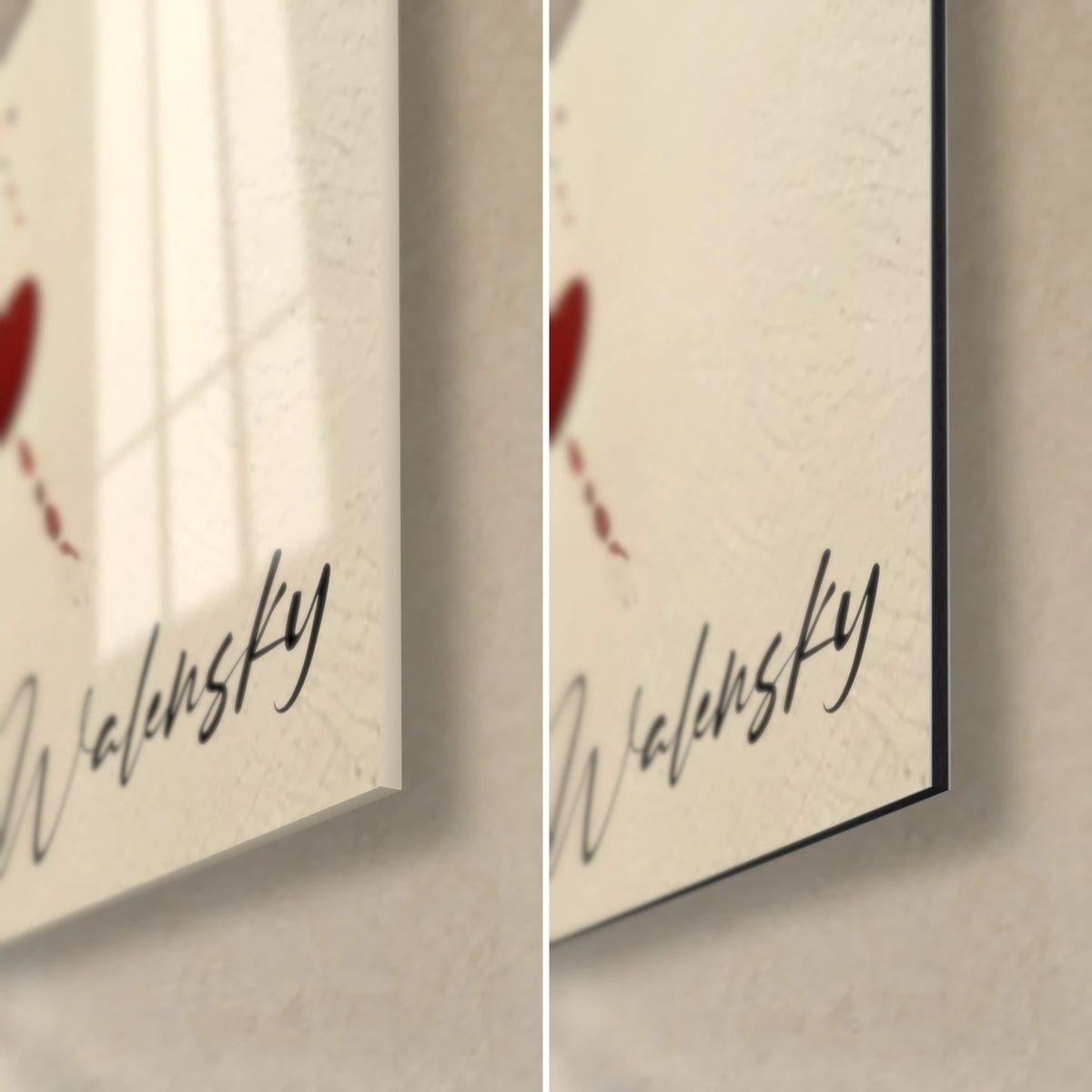 Wall art with a black ink treble clef, bottom right corner: glossy acrylic glass on the left, matte Dibond aluminium on the right, Walensky signature