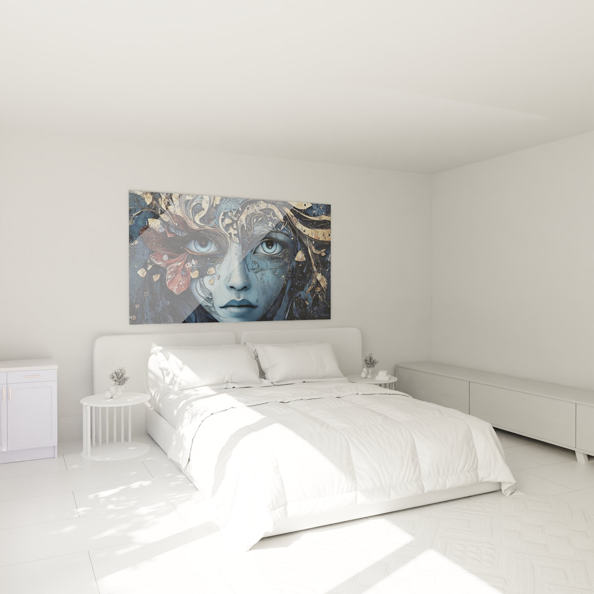Tableau visage féminin océanique dans ambiance chambre moderne avec décoration murale artistique
