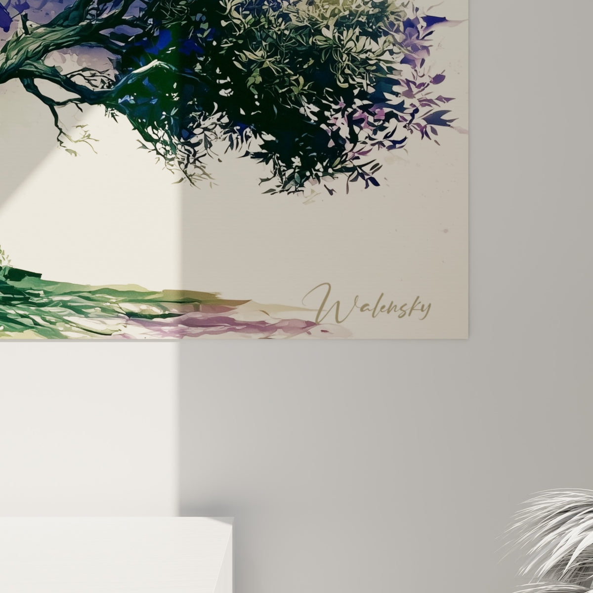 Écorce texturée en relief, mêlant vert anthracite et coulures violettes dans un grain aquarelle visible