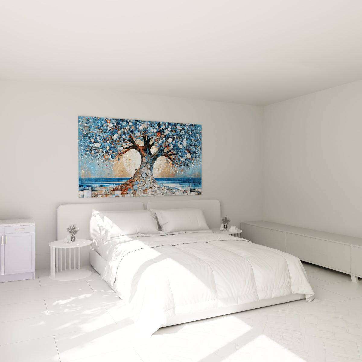Branches d'olivier bleu et blanc nacré ornant le mur au-dessus d'un lit dans une chambre claire