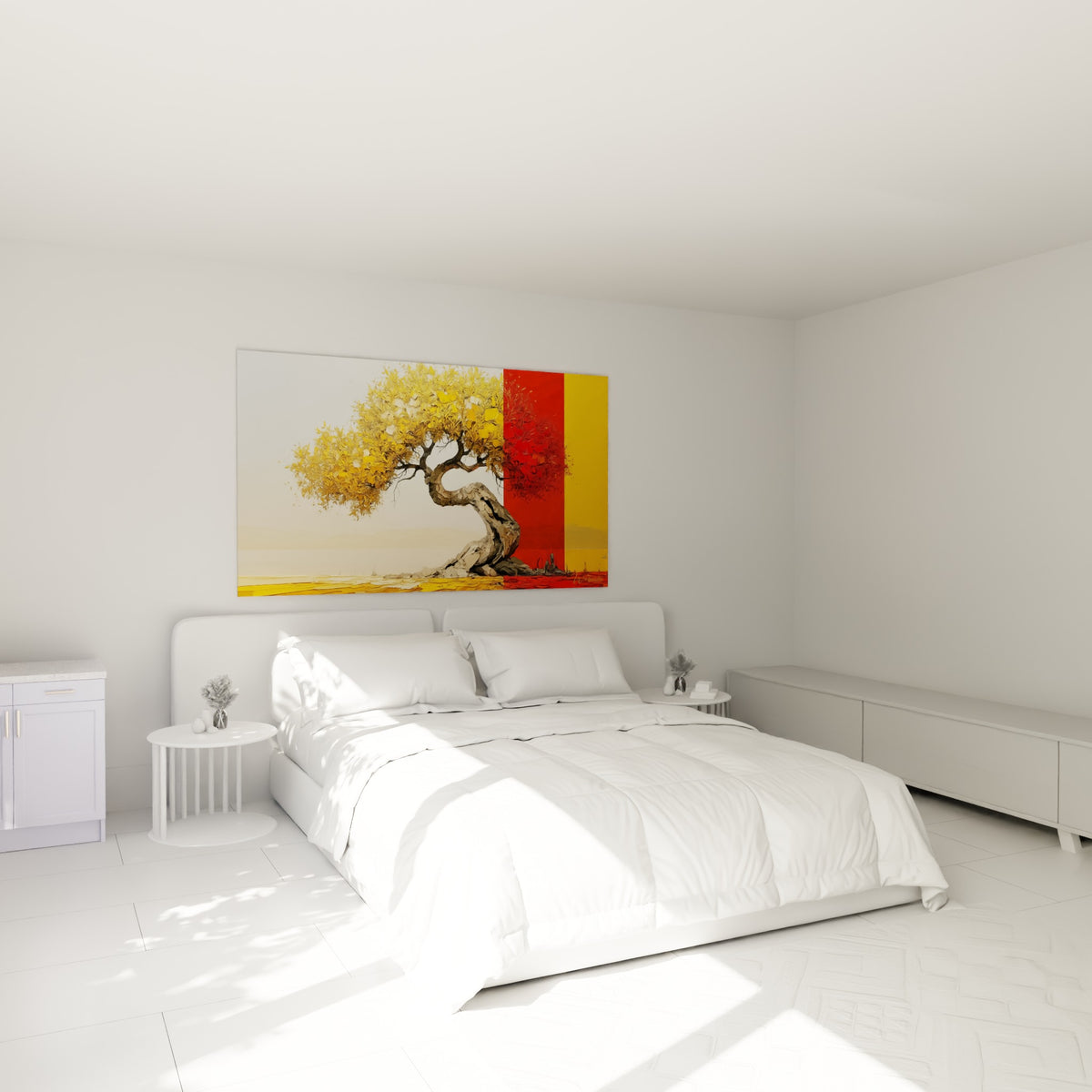 Arbre noueux doré et rouge fauve accroché au-dessus d'un lit dans une chambre claire
